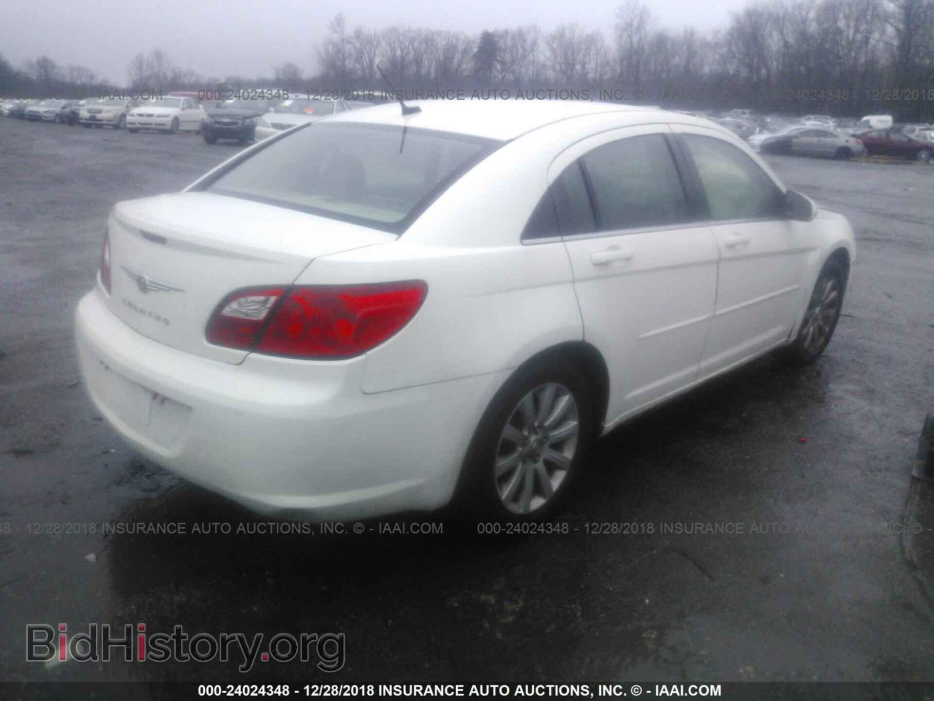 2010 CHRYSLER SEBRING - VIN: 1C3CC5FB8AN233840 - Фото 4