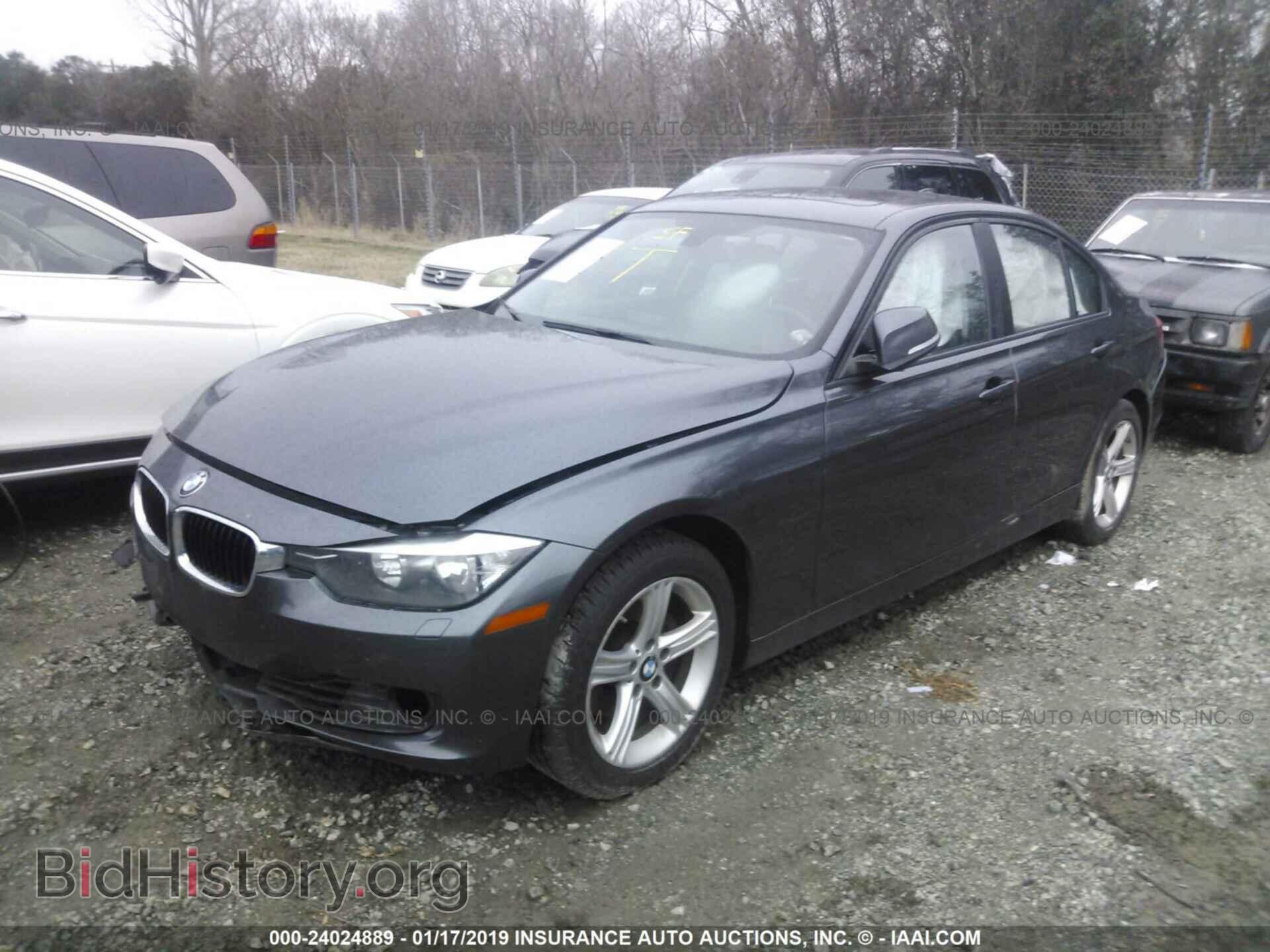 2013 BMW 328 - VIN: WBA3B5G57DNS03155 - Фото 2