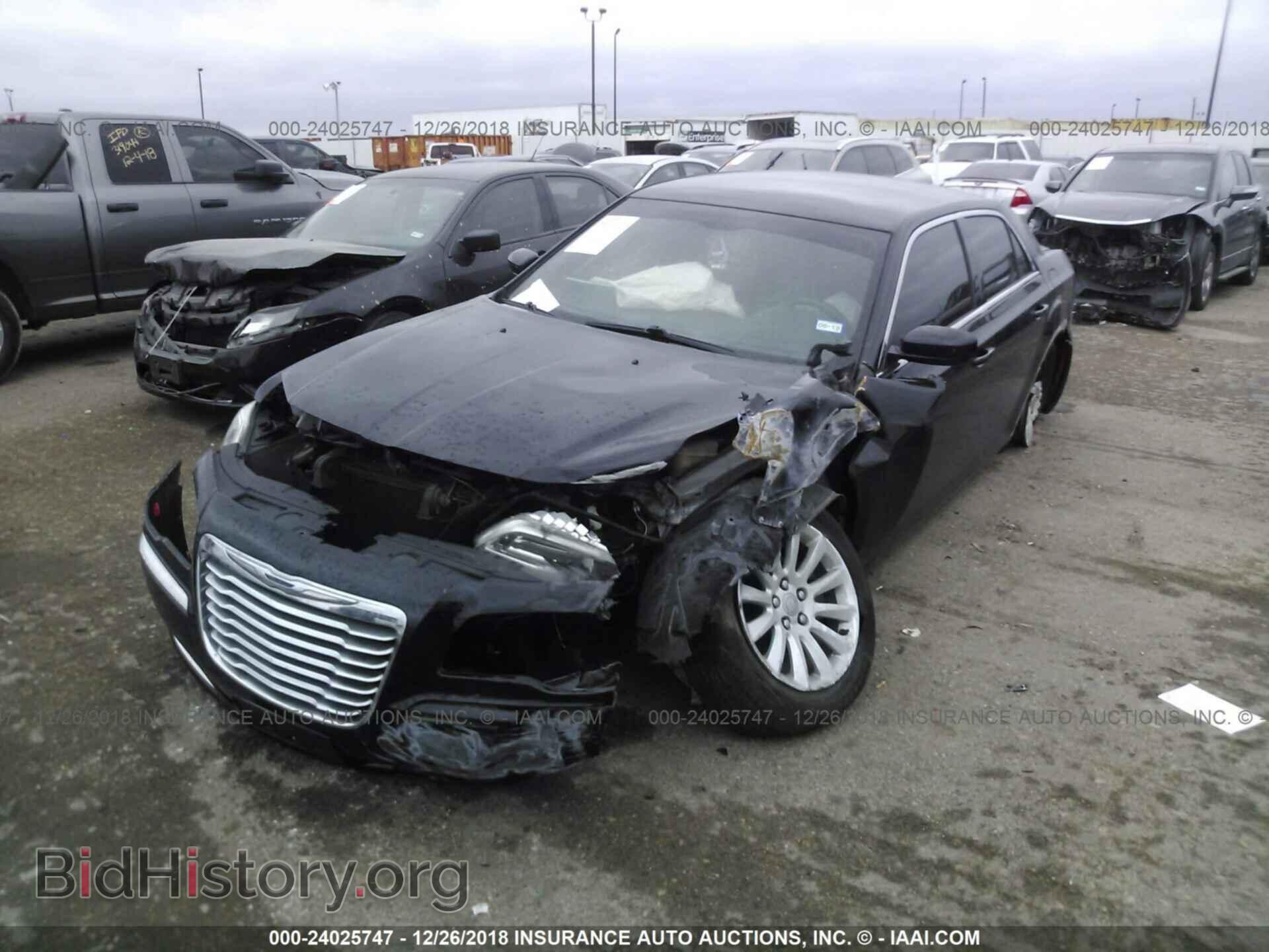 2014 CHRYSLER 300 - VIN: 2C3CCAAG9EH235283 - Фото 2