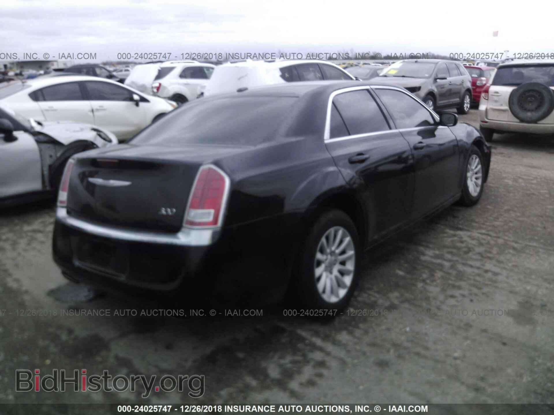2014 CHRYSLER 300 - VIN: 2C3CCAAG9EH235283 - Фото 4