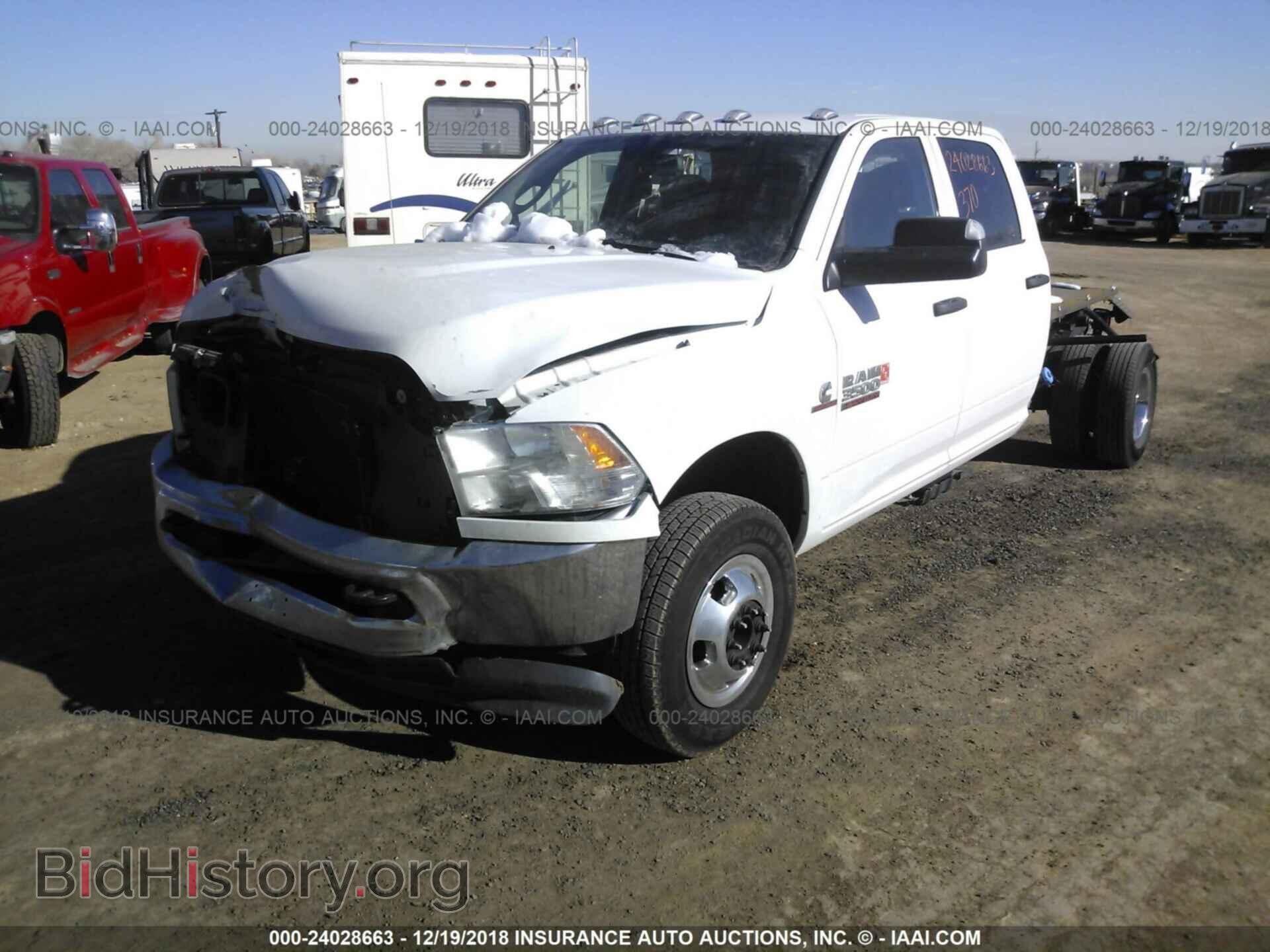 2018 RAM 3500 - VIN: 3C7WRTCL7JG335778 - Фото 2
