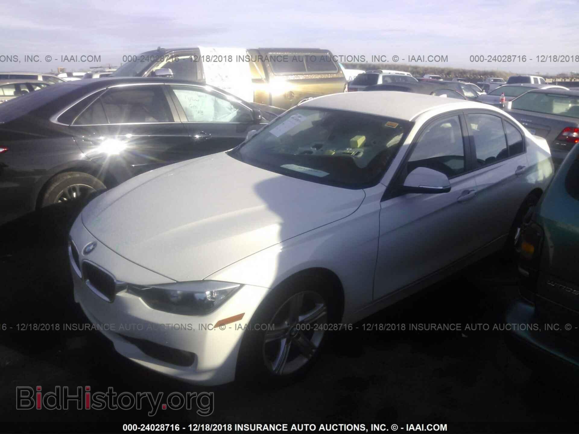 2014 BMW 320 - VIN: WBA3B1C57EK133061 - Фото 2