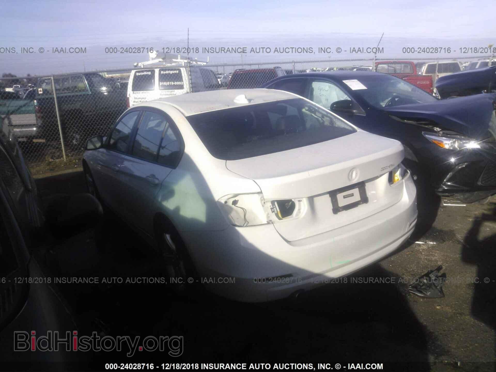 2014 BMW 320 - VIN: WBA3B1C57EK133061 - Фото 3