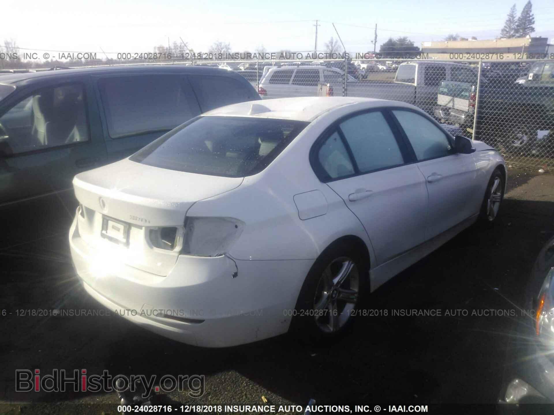 2014 BMW 320 - VIN: WBA3B1C57EK133061 - Фото 4