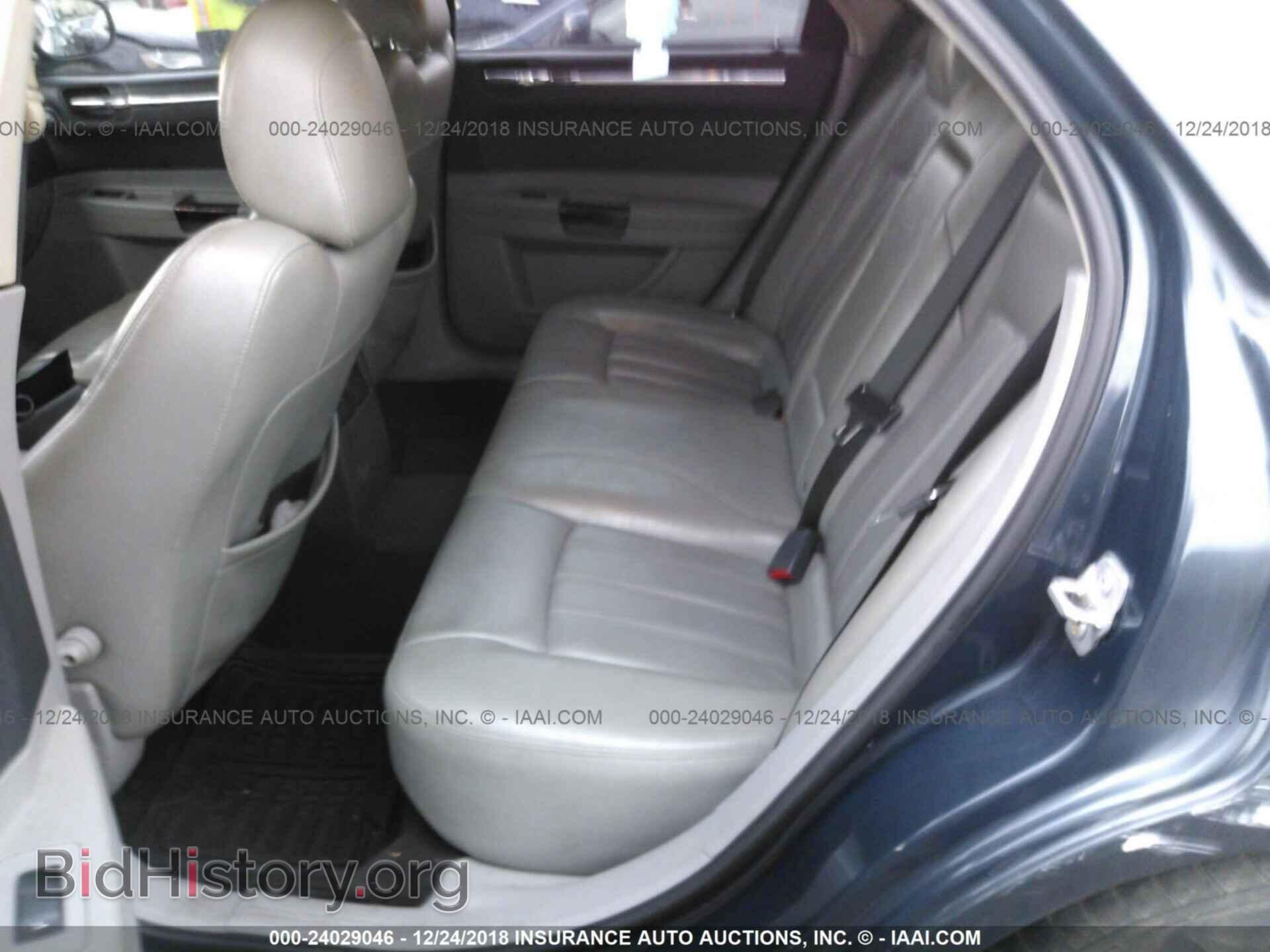 2007 CHRYSLER 300C - VIN: 2C3KK63H07H737331 - Фото 8