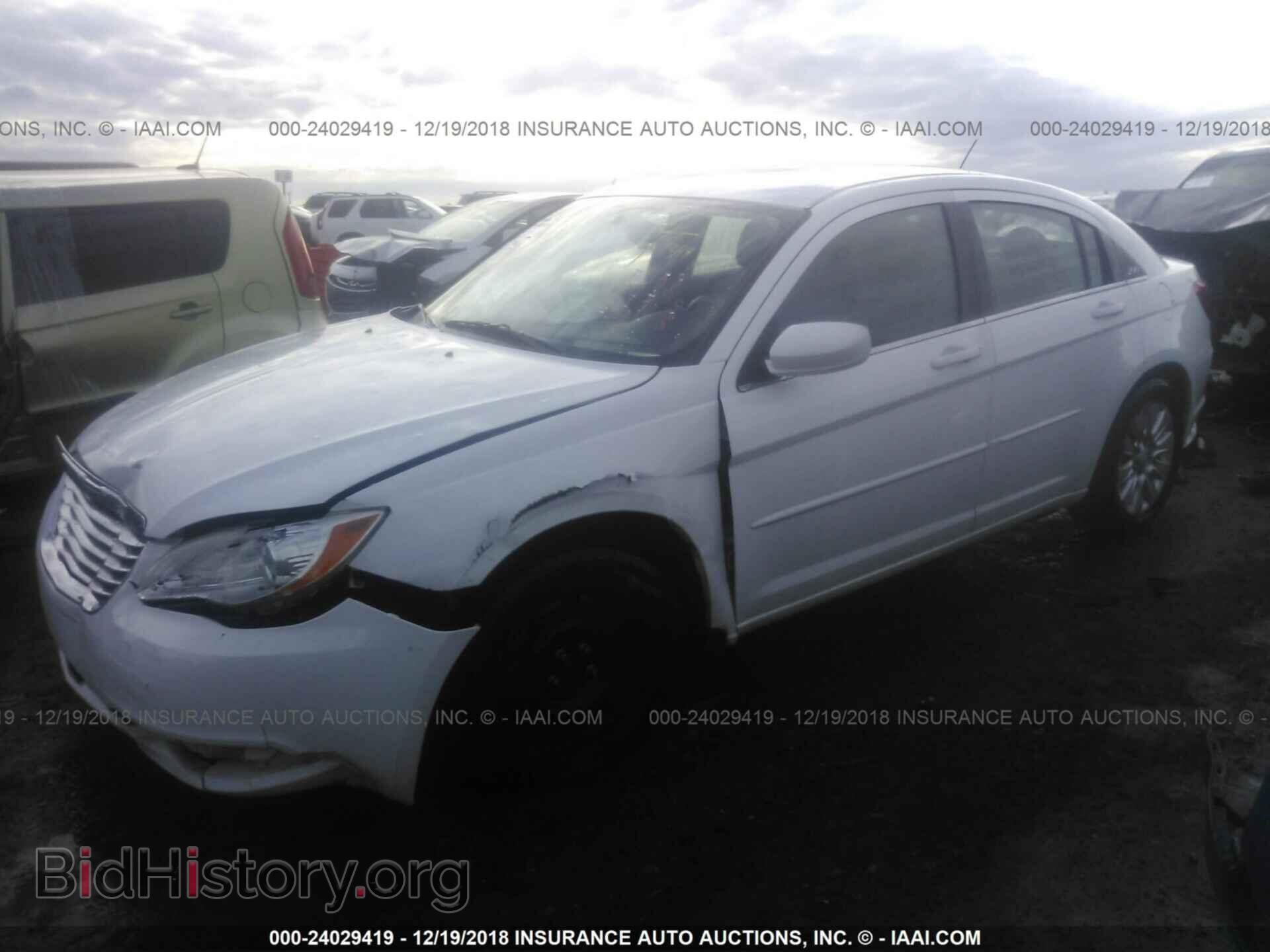 2011 CHRYSLER 200 - VIN: 1C3BC4FB7BN547261 - Photo 2