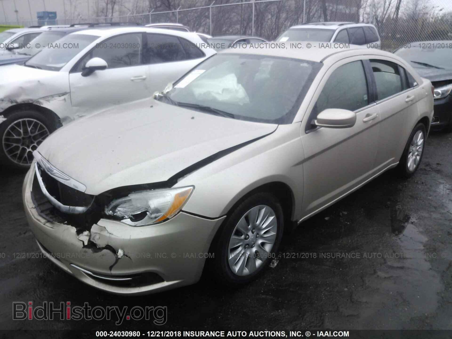 2013 CHRYSLER 200 - VIN: 1C3CCBAG3DN738058 - Photo 2