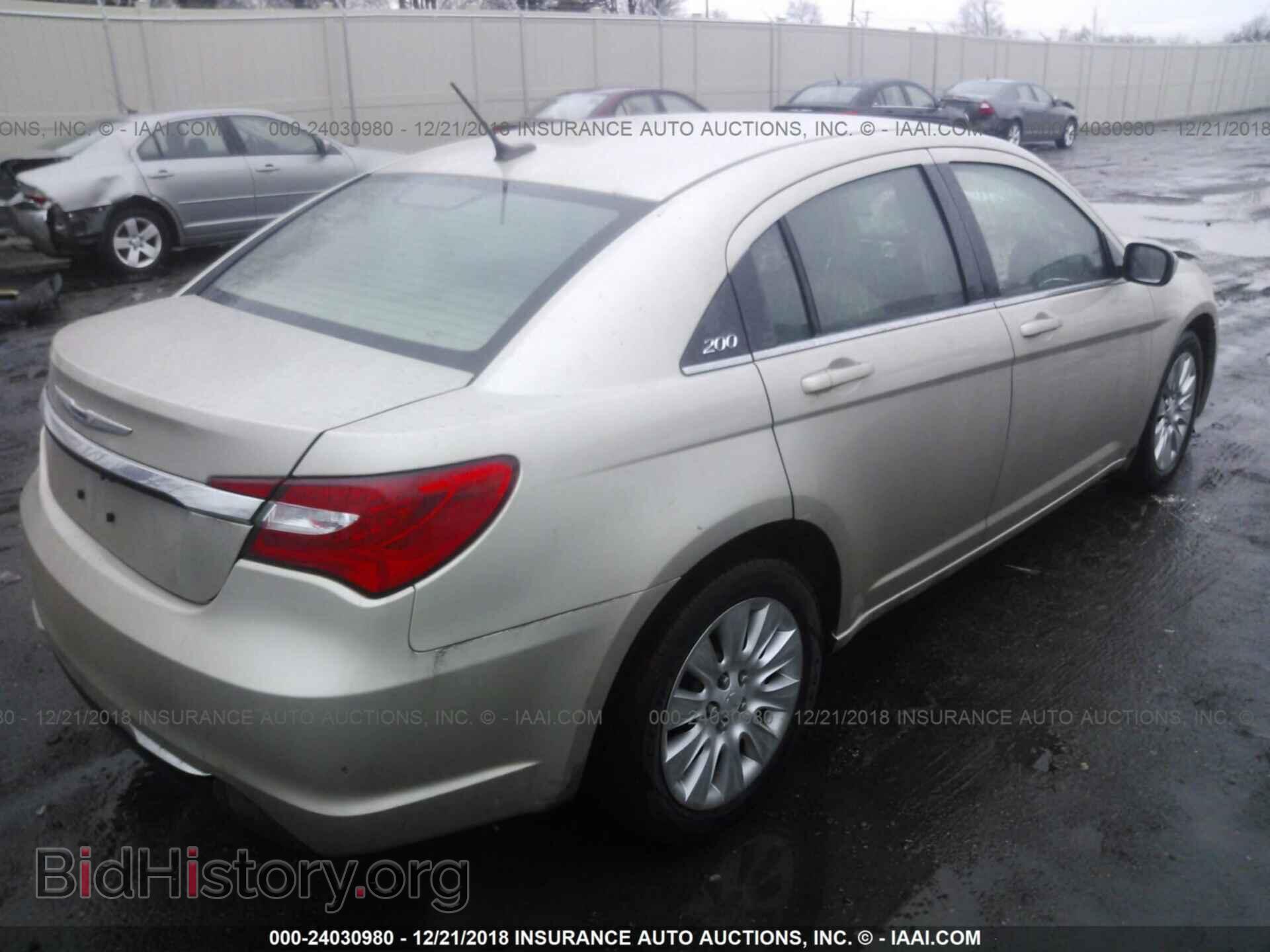 2013 CHRYSLER 200 - VIN: 1C3CCBAG3DN738058 - Photo 4