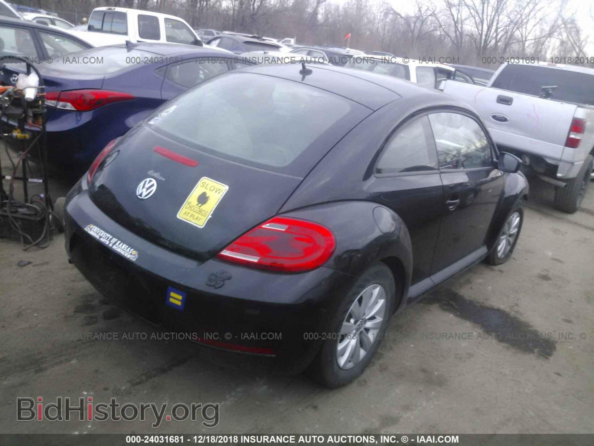 2014 VOLKSWAGEN BEETLE - VIN: 3VWF17AT7EM641009 - Фото 4