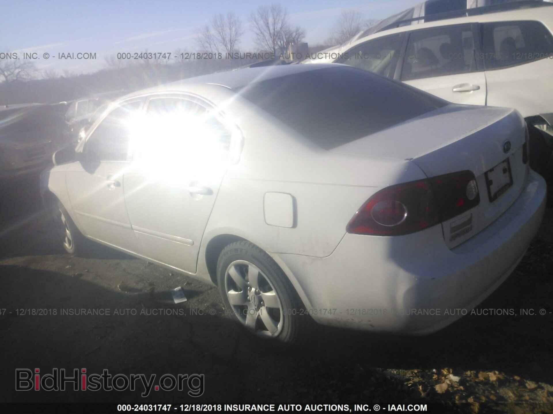 2008 KIA OPTIMA - VIN: KNAGE123685228755 - Фото 3