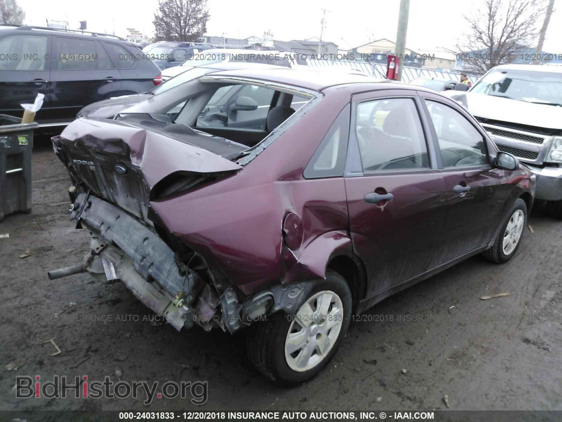 2007 FORD FOCUS - VIN: 1FAFP34N47W342738 - Photo 4