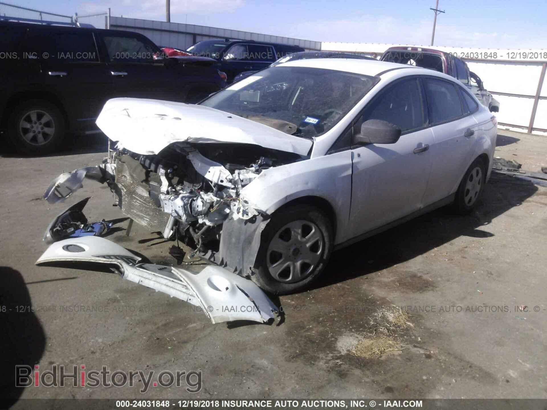 2013 FORD FOCUS - VIN: 1FADP3E29DL320582 - Фото 2