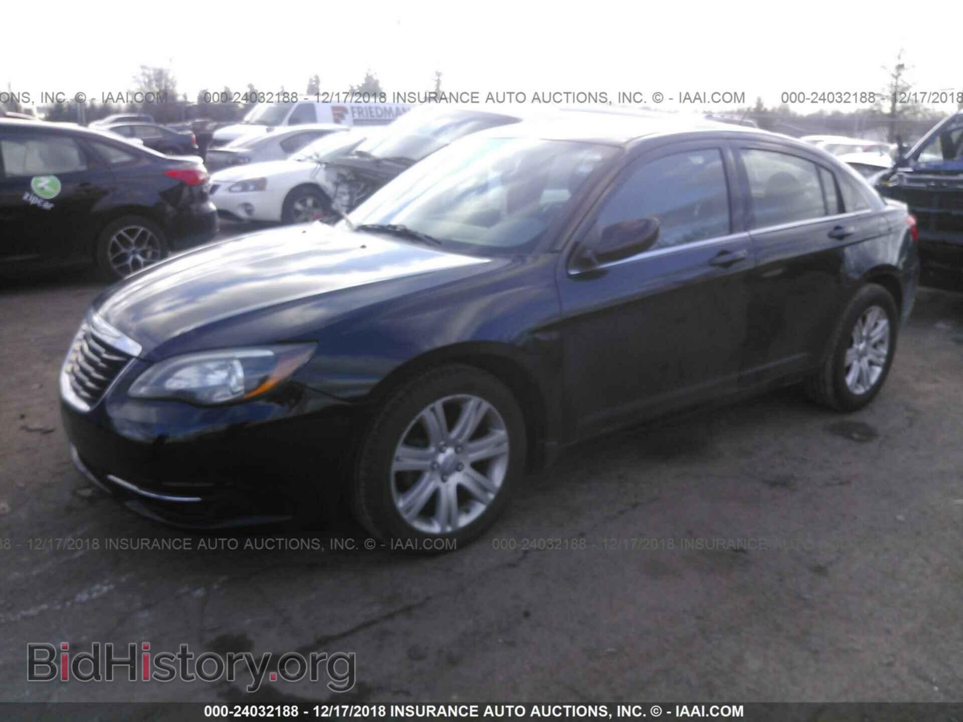 2011 CHRYSLER 200 - VIN: 1C3BC1FB6BN619906 - Photo 2