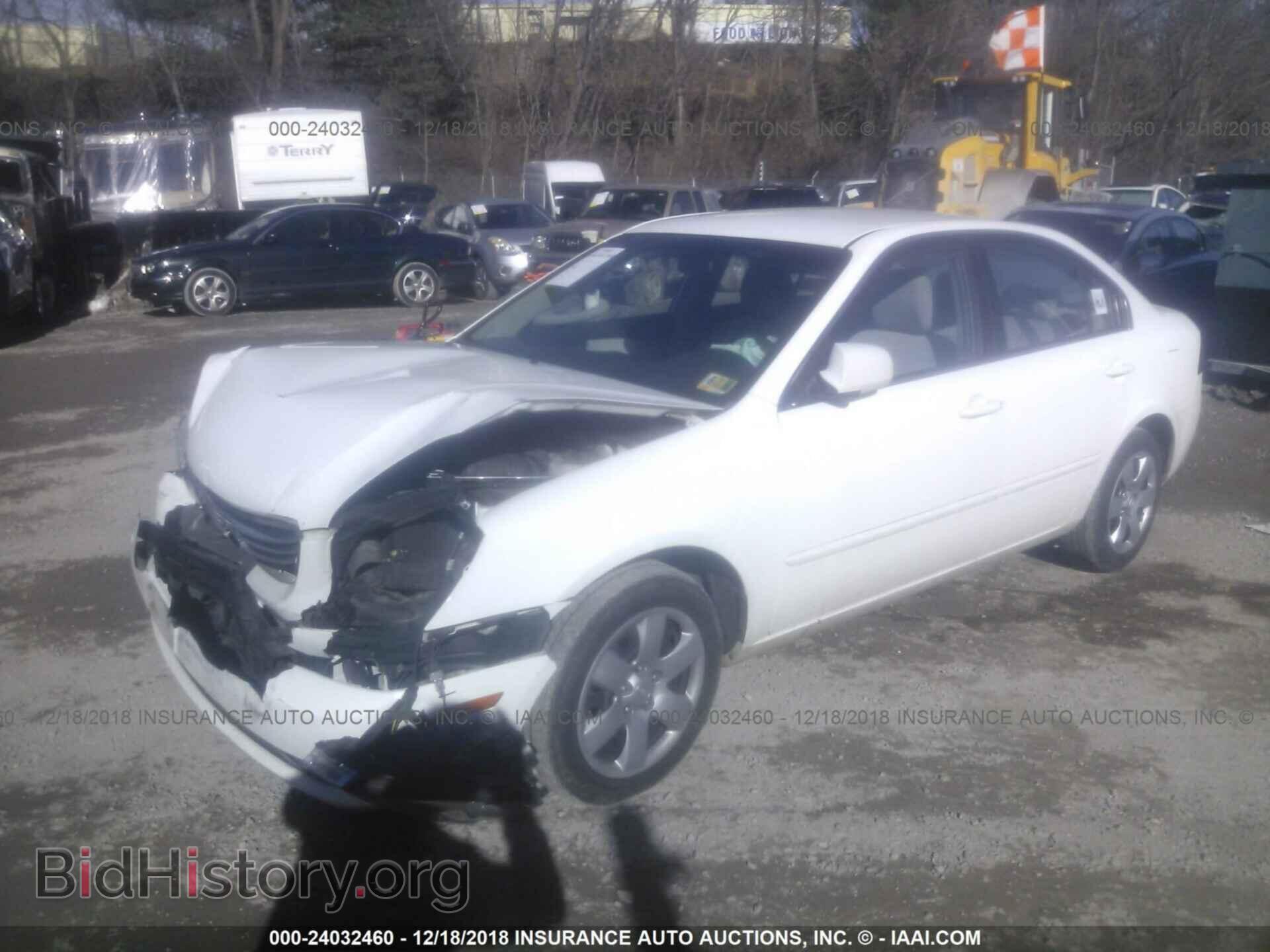 2006 KIA OPTIMA - VIN: KNAGE123465053130 - Фото 2