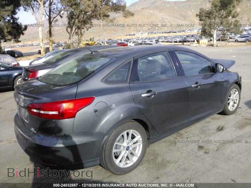 2016 Ford FOCUS (VIN 1FADP3F27GL351879) — photo 4 of 10