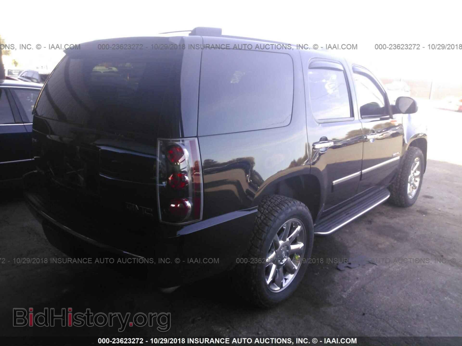 2011 GMC YUKON - VIN: 1GKS2EEF7BR262971 - Photo 4
