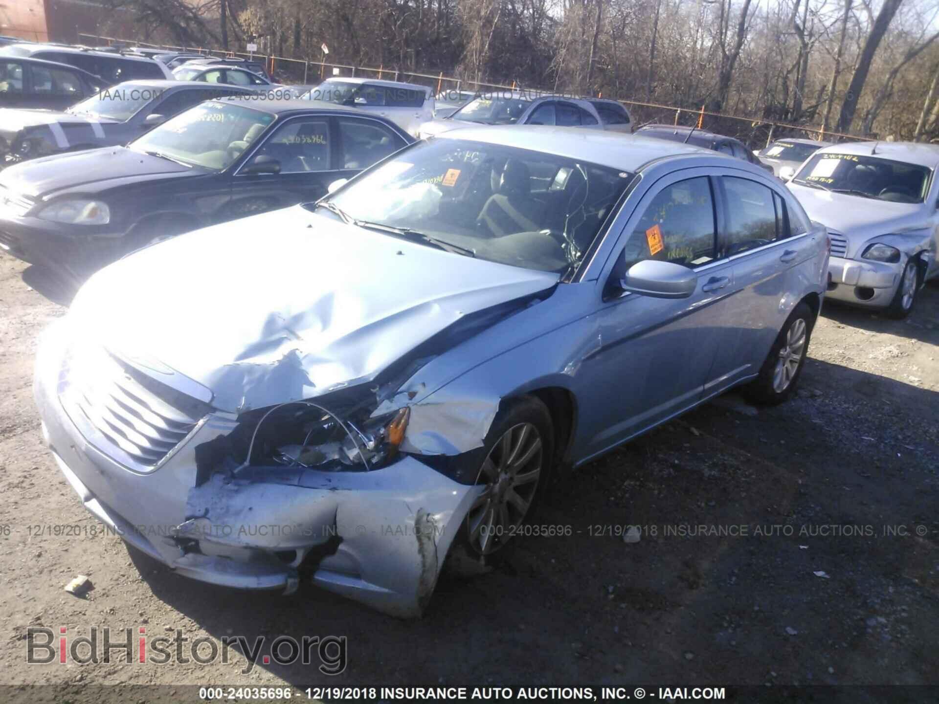 2012 Chrysler 200 - VIN: 1C3CCBBB6CN144520 - Фото 2