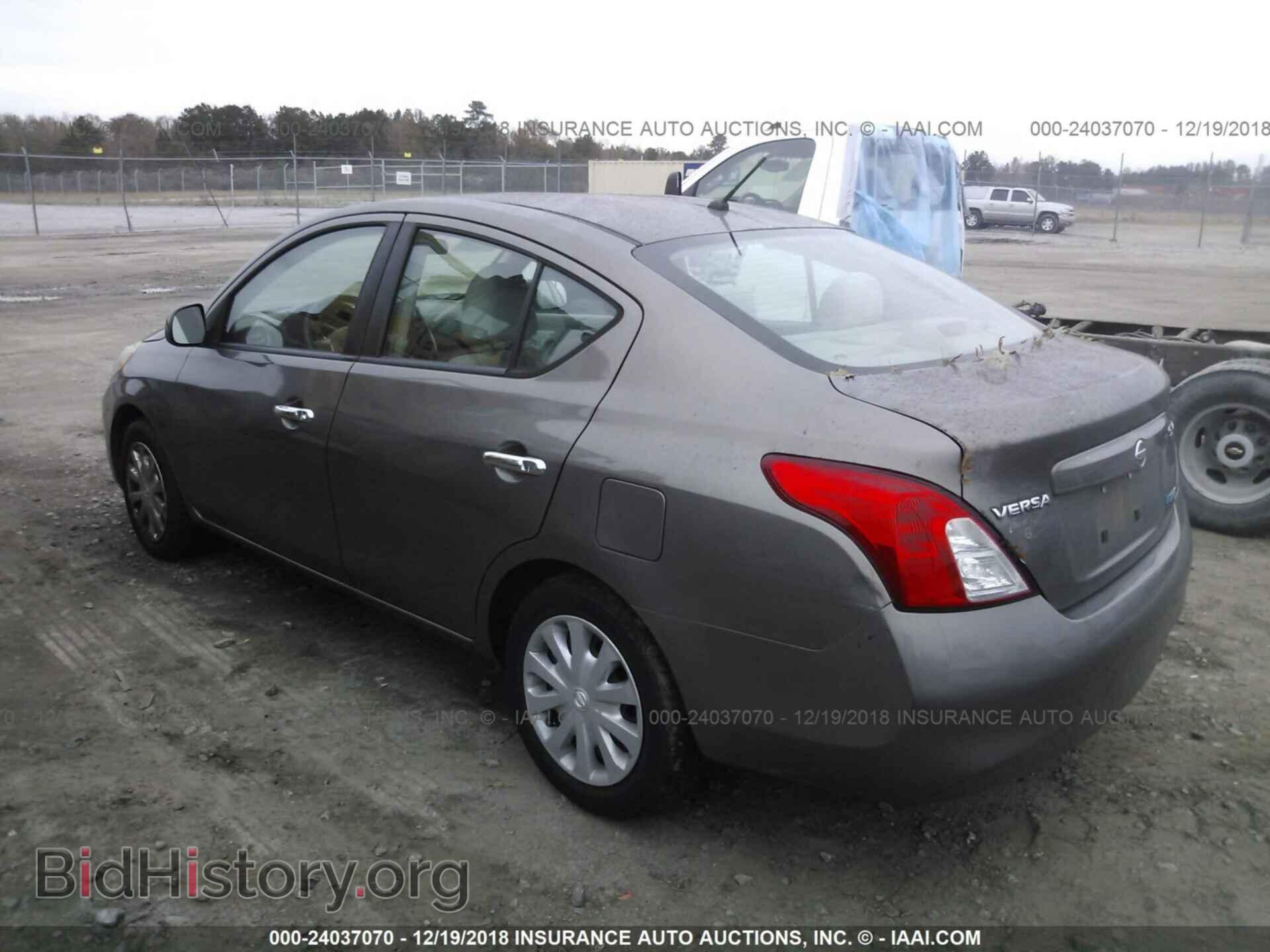 2012 Nissan Versa - VIN: 3N1CN7AP1CL808130 - Фото 3
