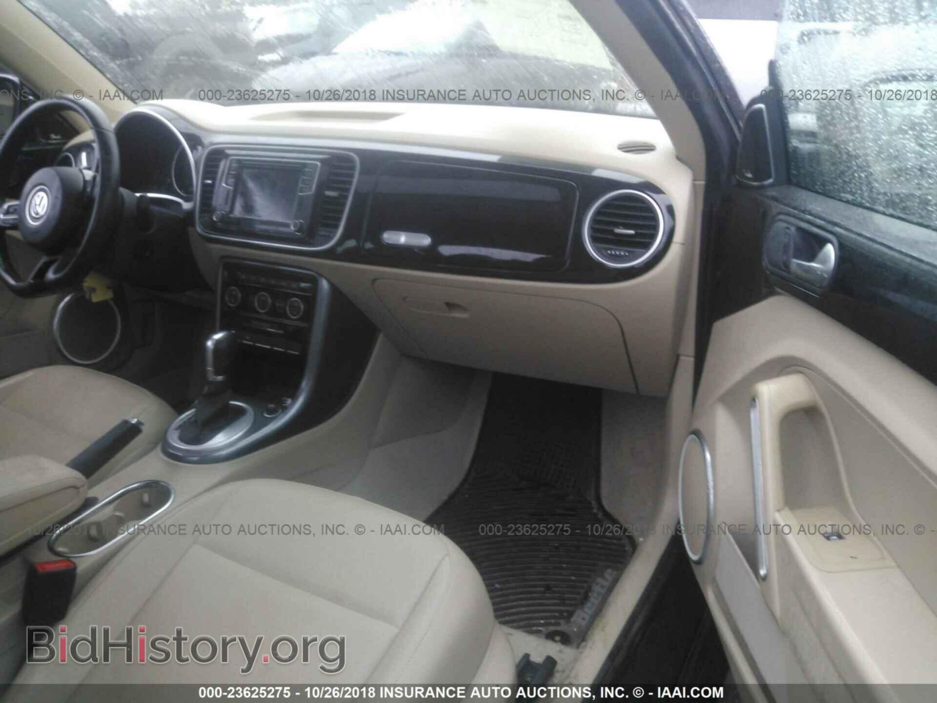 2017 VOLKSWAGEN BEETLE - VIN: 3VWJ17AT2HM610894 - Фото 5