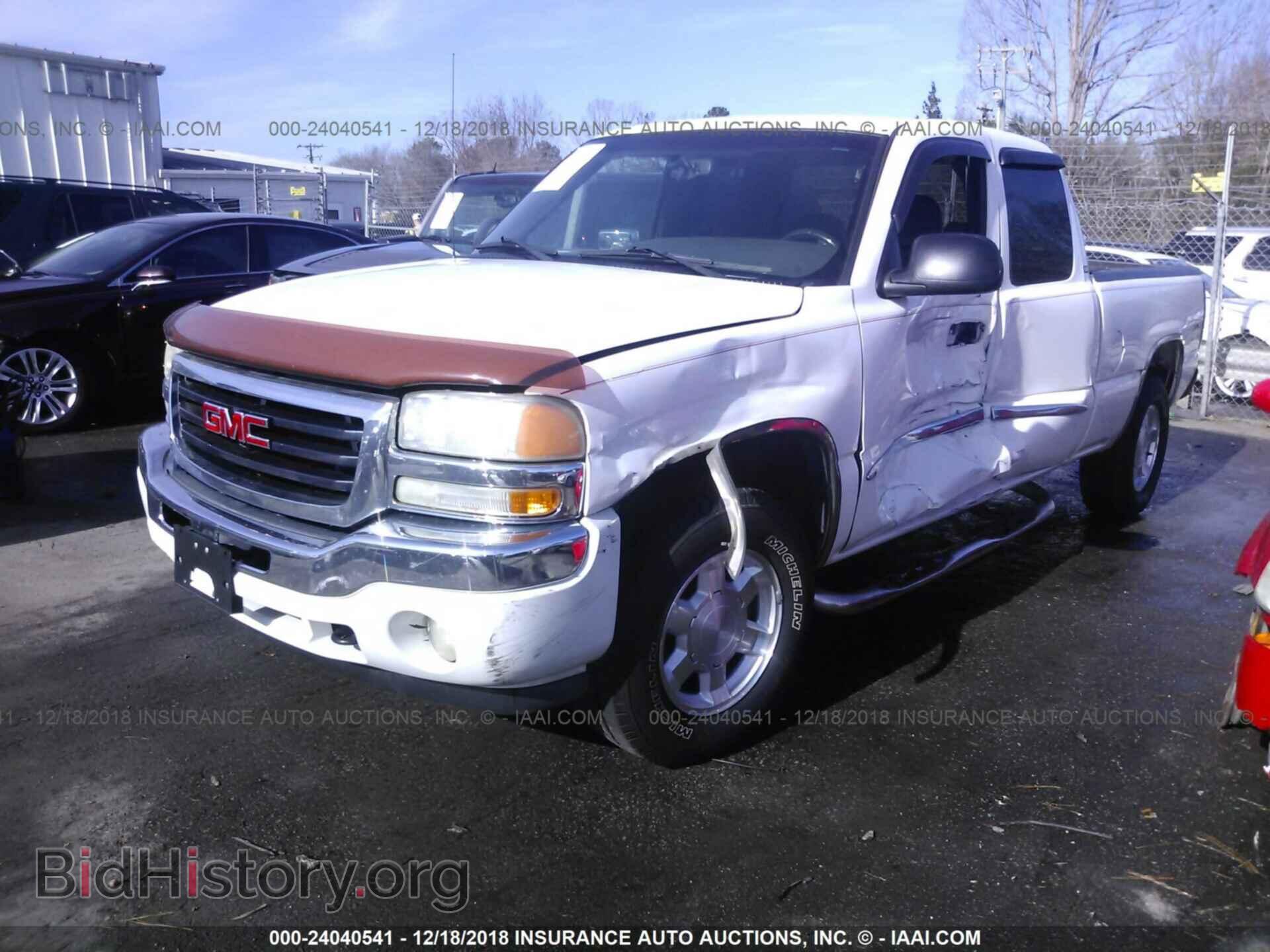 2005 GMC NEW SIERRA - VIN: 1GTEK19B05E129697 - Фото 2