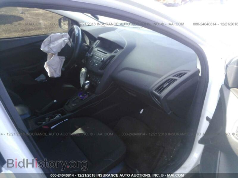 2016 Ford FOCUS (VIN 1FADP3F28GL320155) — фото 5 из 10