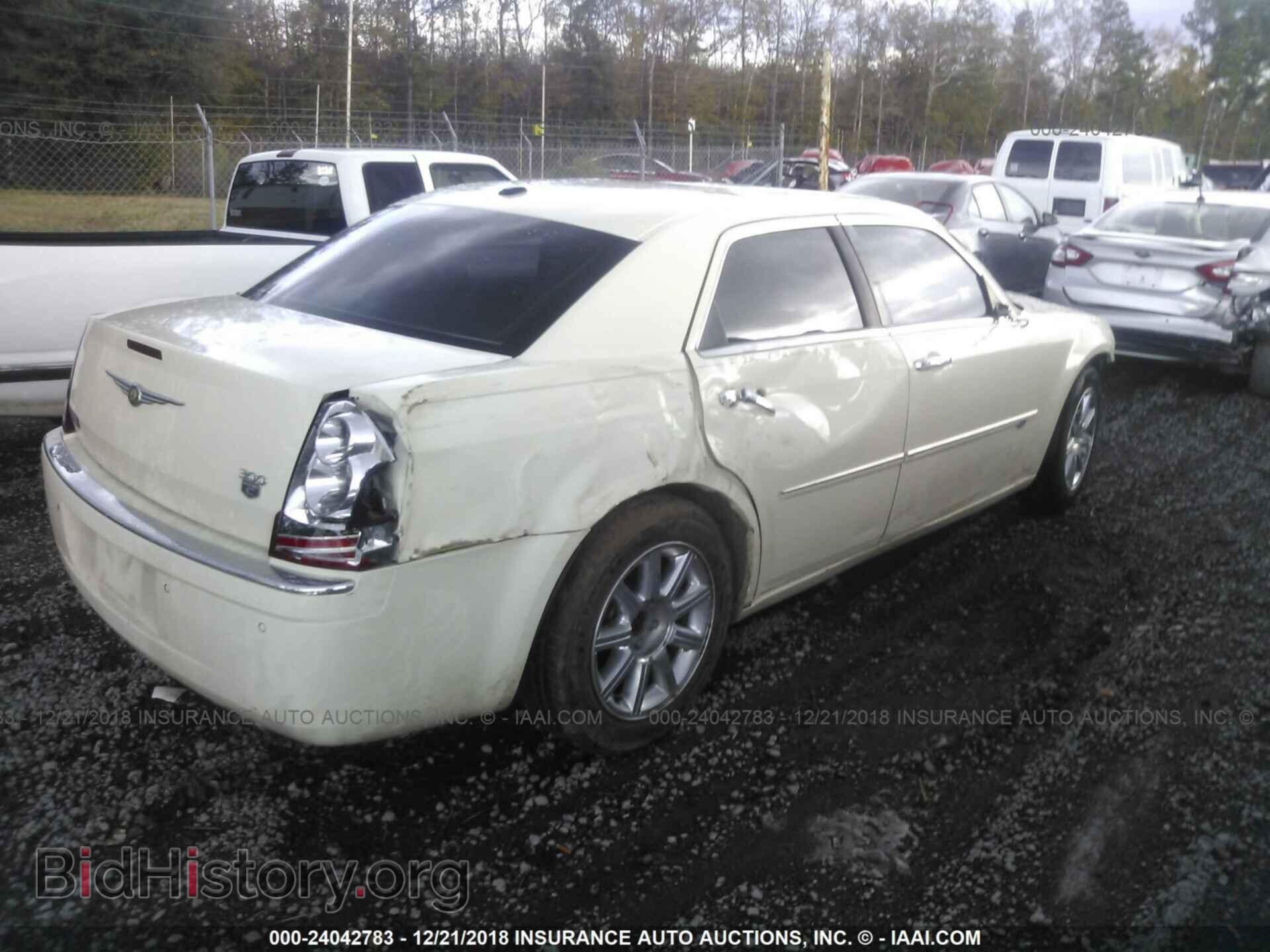 2010 CHRYSLER 300C - VIN: 2C3CA6CT0AH114794 - Фото 4