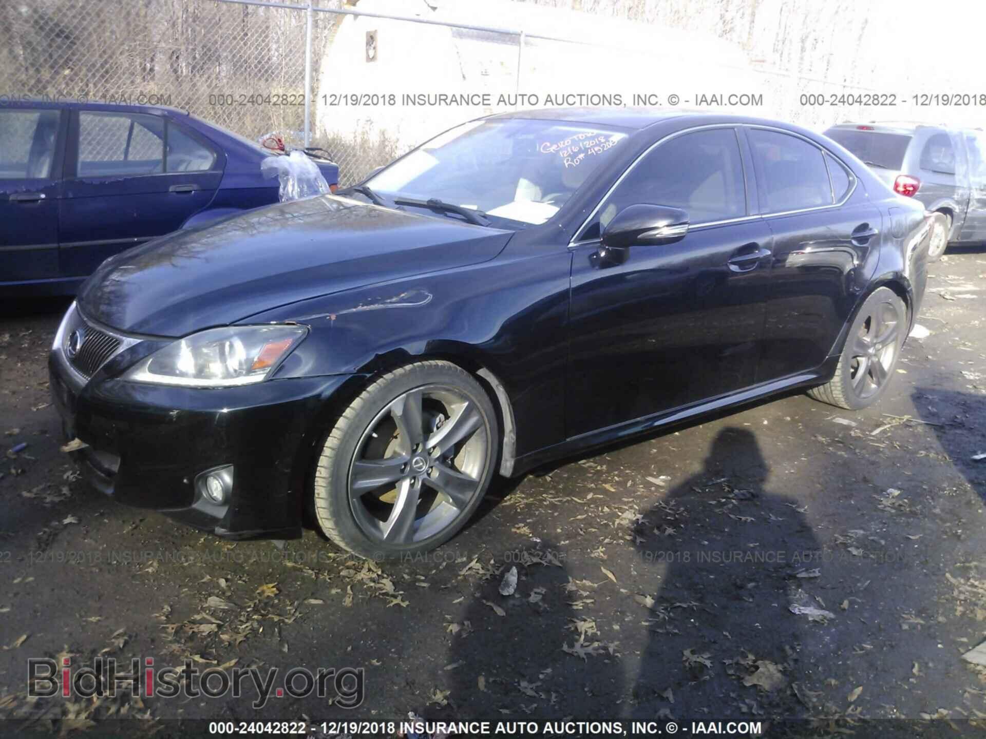 2011 LEXUS IS - VIN: JTHBF5C20B5135887 - Photo 2