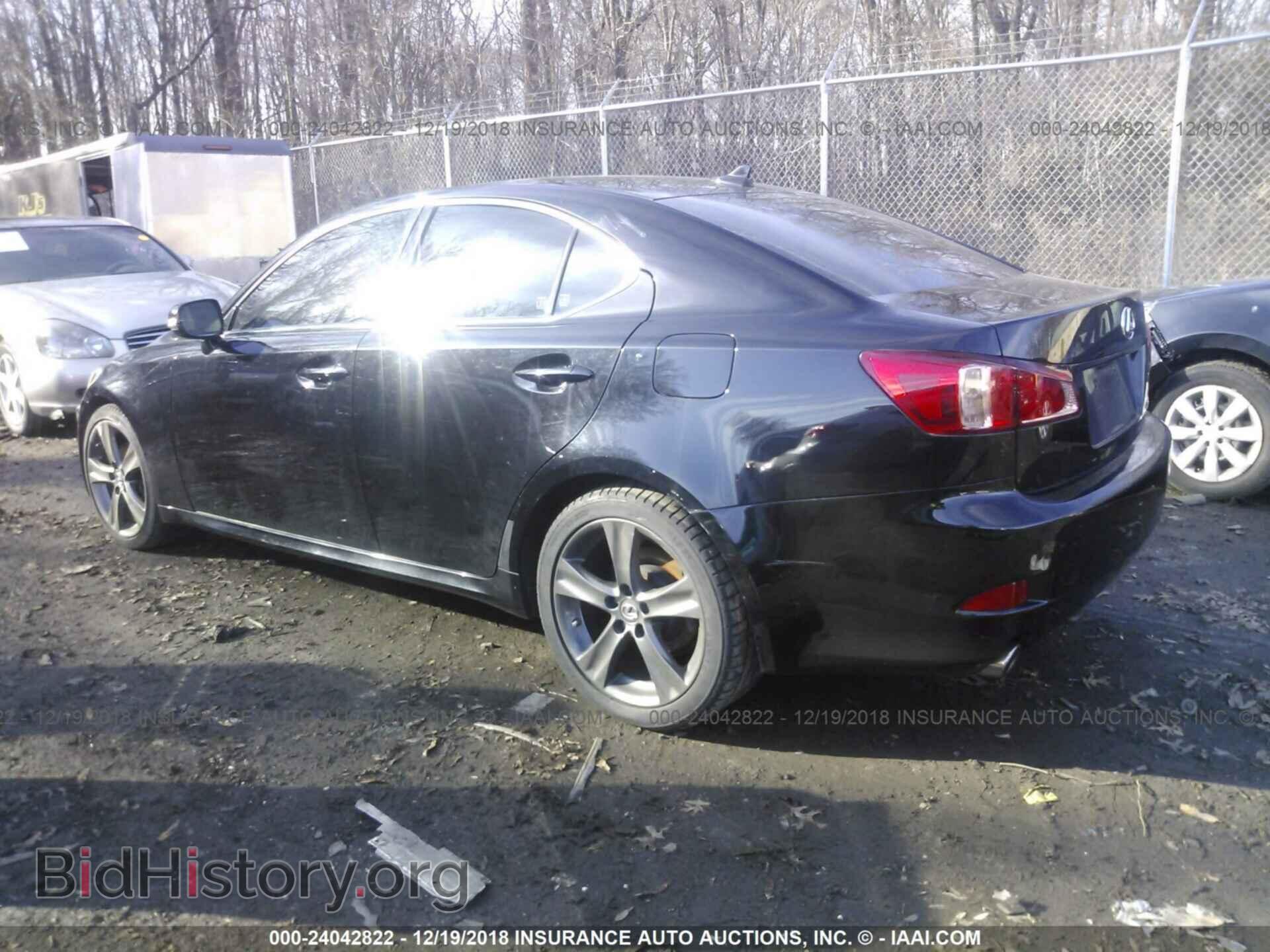 2011 LEXUS IS - VIN: JTHBF5C20B5135887 - Photo 3