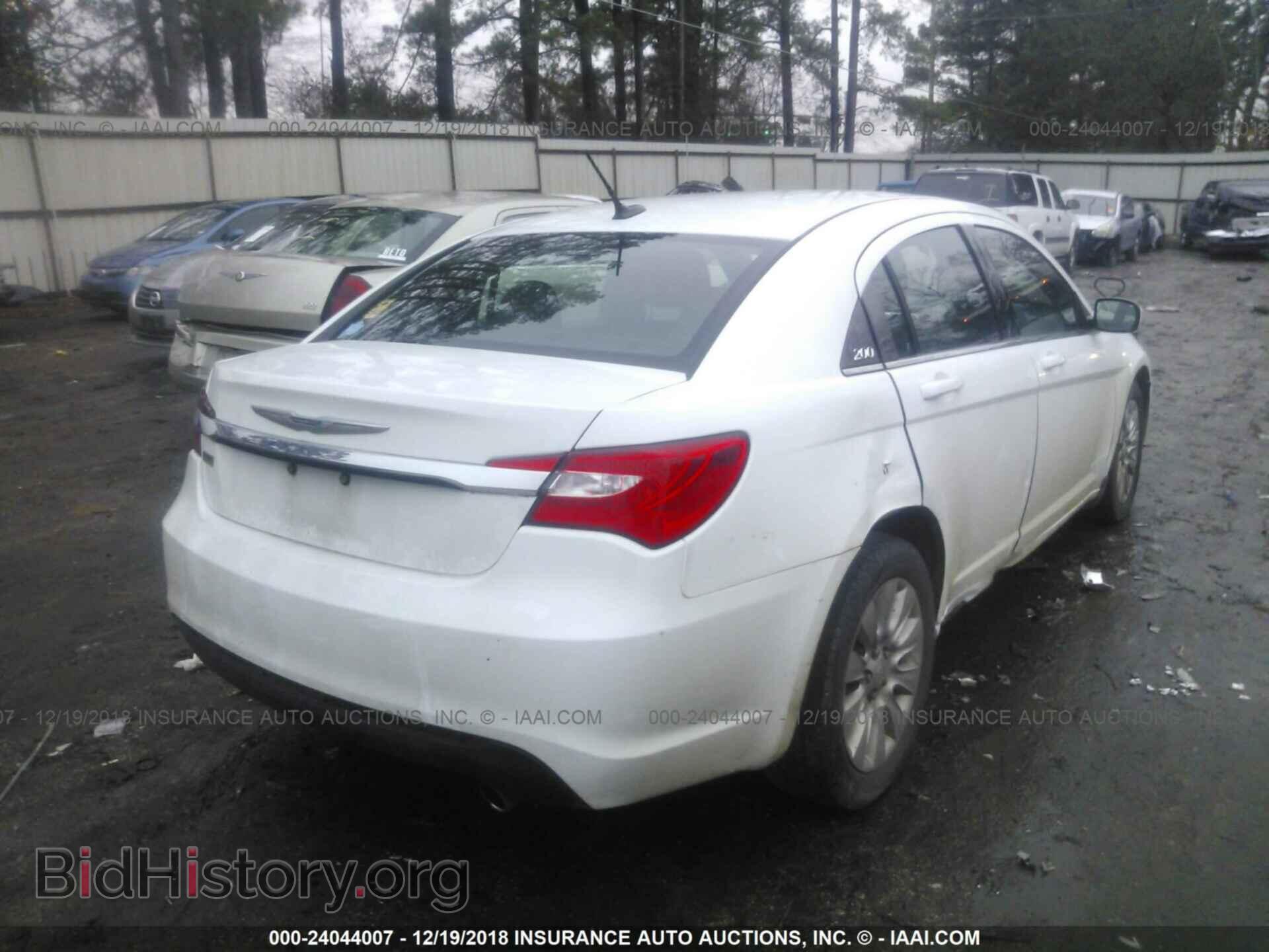 2012 CHRYSLER 200 - VIN: 1C3CCBAG1CN171945 - Фото 4