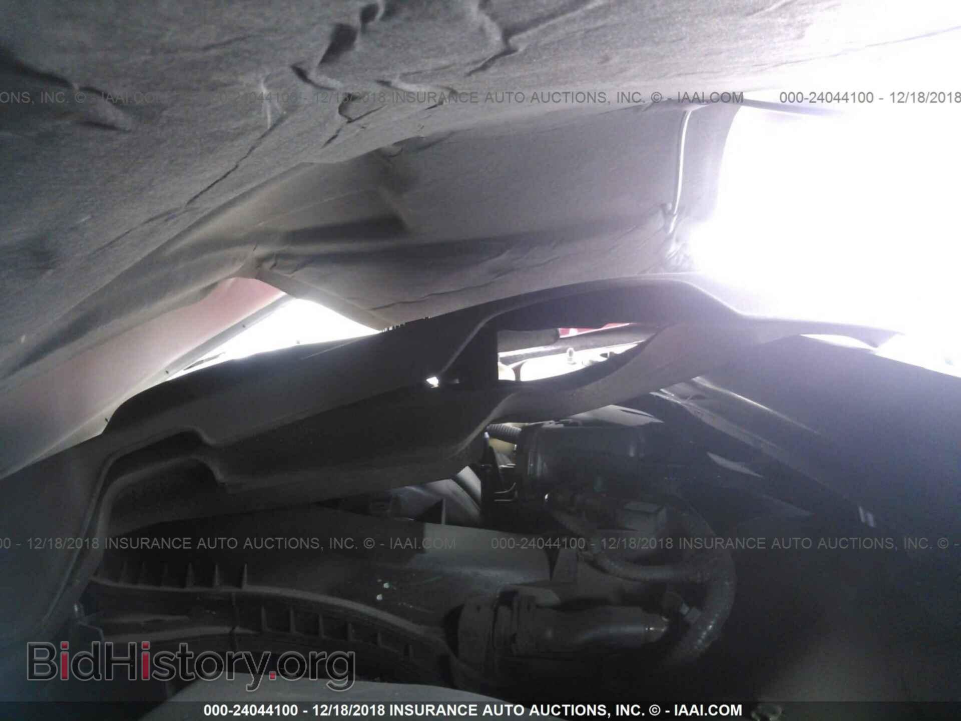 2012 CHRYSLER 200 - VIN: 1C3CCBHG9CN217463 - Фото 10