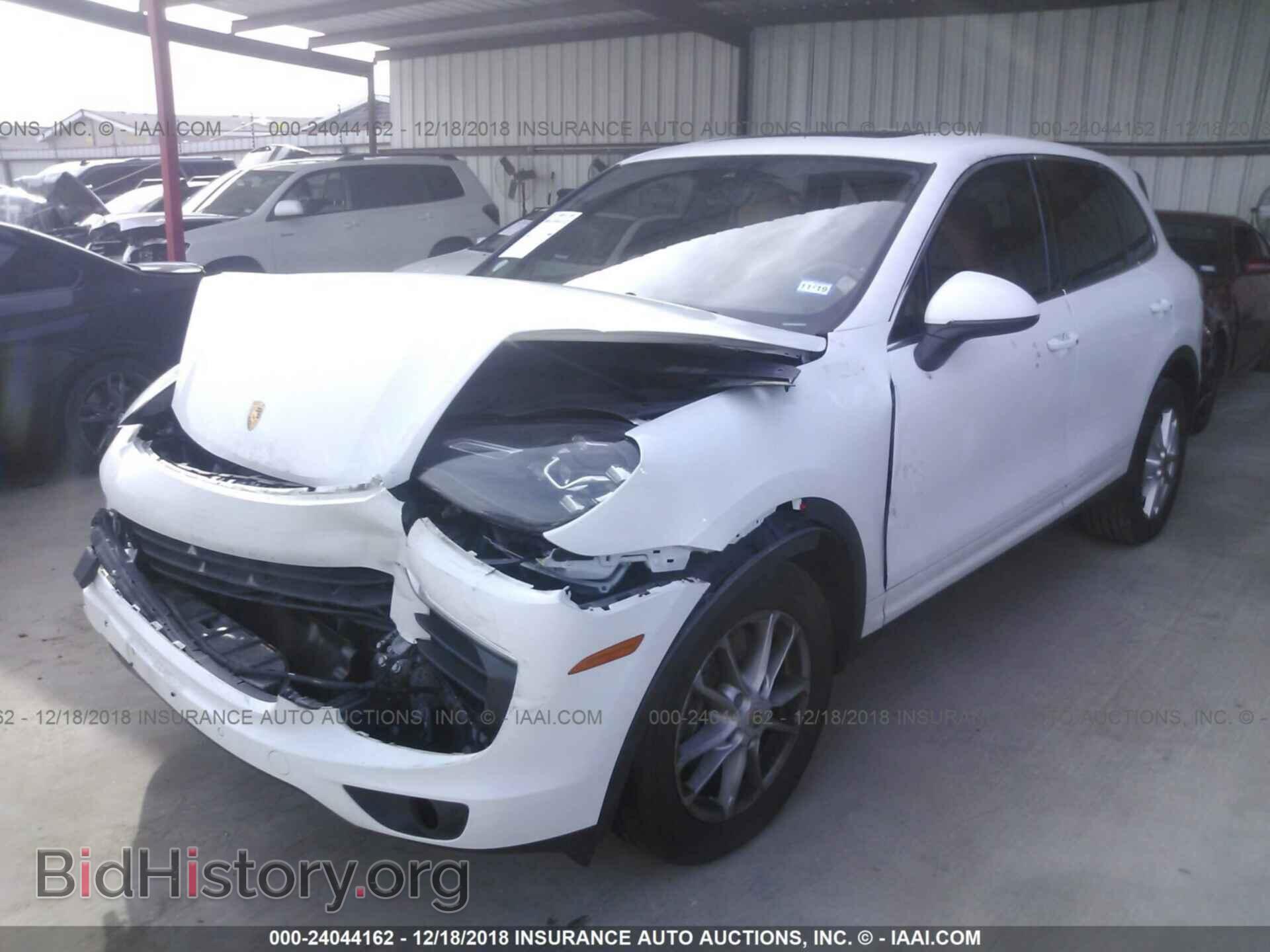 2016 PORSCHE CAYENNE - VIN: WP1AA2A22GKA08417 - Photo 2