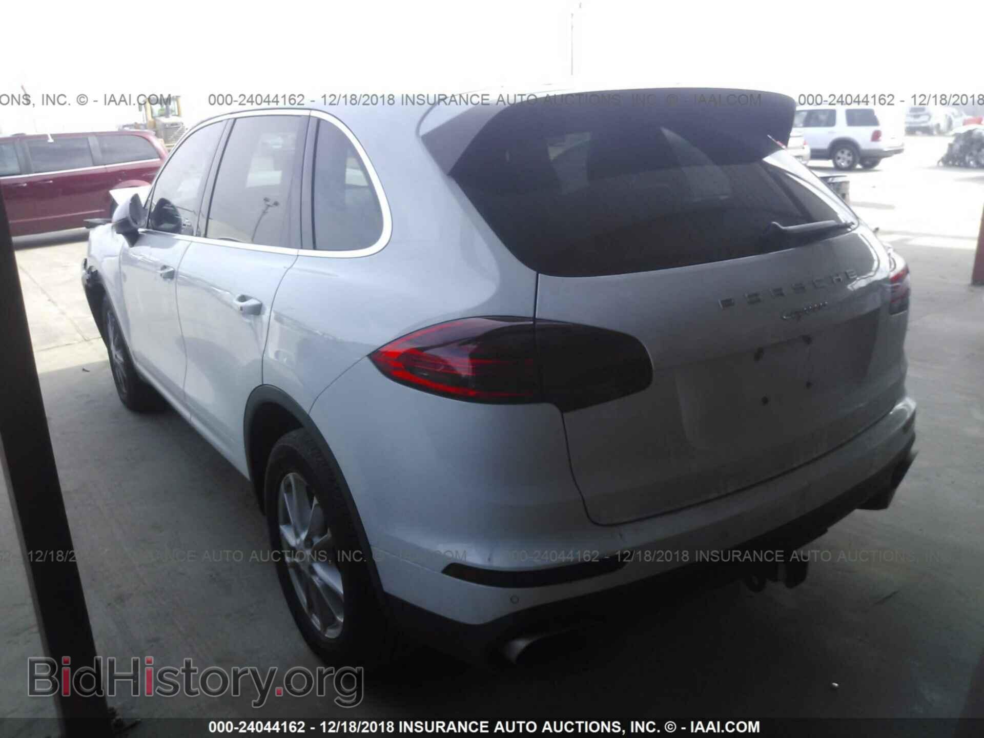 2016 PORSCHE CAYENNE - VIN: WP1AA2A22GKA08417 - Photo 3