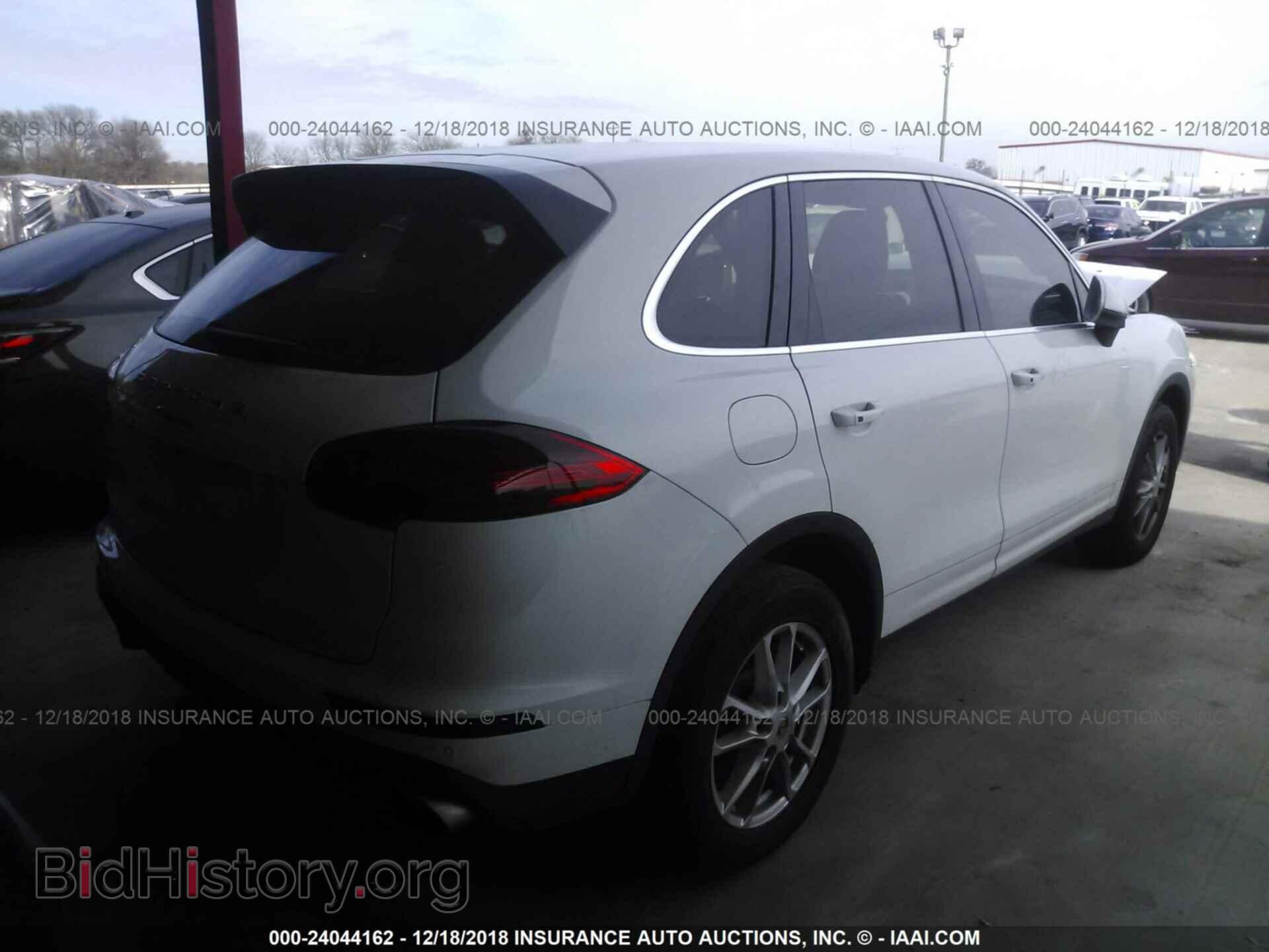 2016 PORSCHE CAYENNE - VIN: WP1AA2A22GKA08417 - Photo 4
