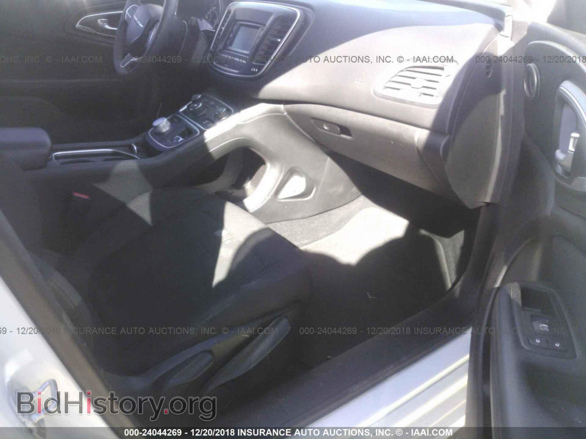 2016 CHRYSLER 200 - VIN: 1C3CCCAB3GN166245 - Фото 5