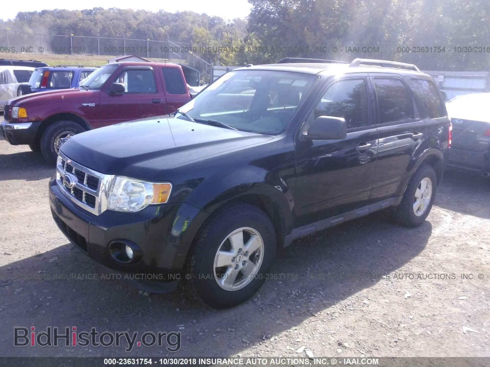 2011 FORD ESCAPE - VIN: 1FMCU9DG3BKB45453 - Photo 2