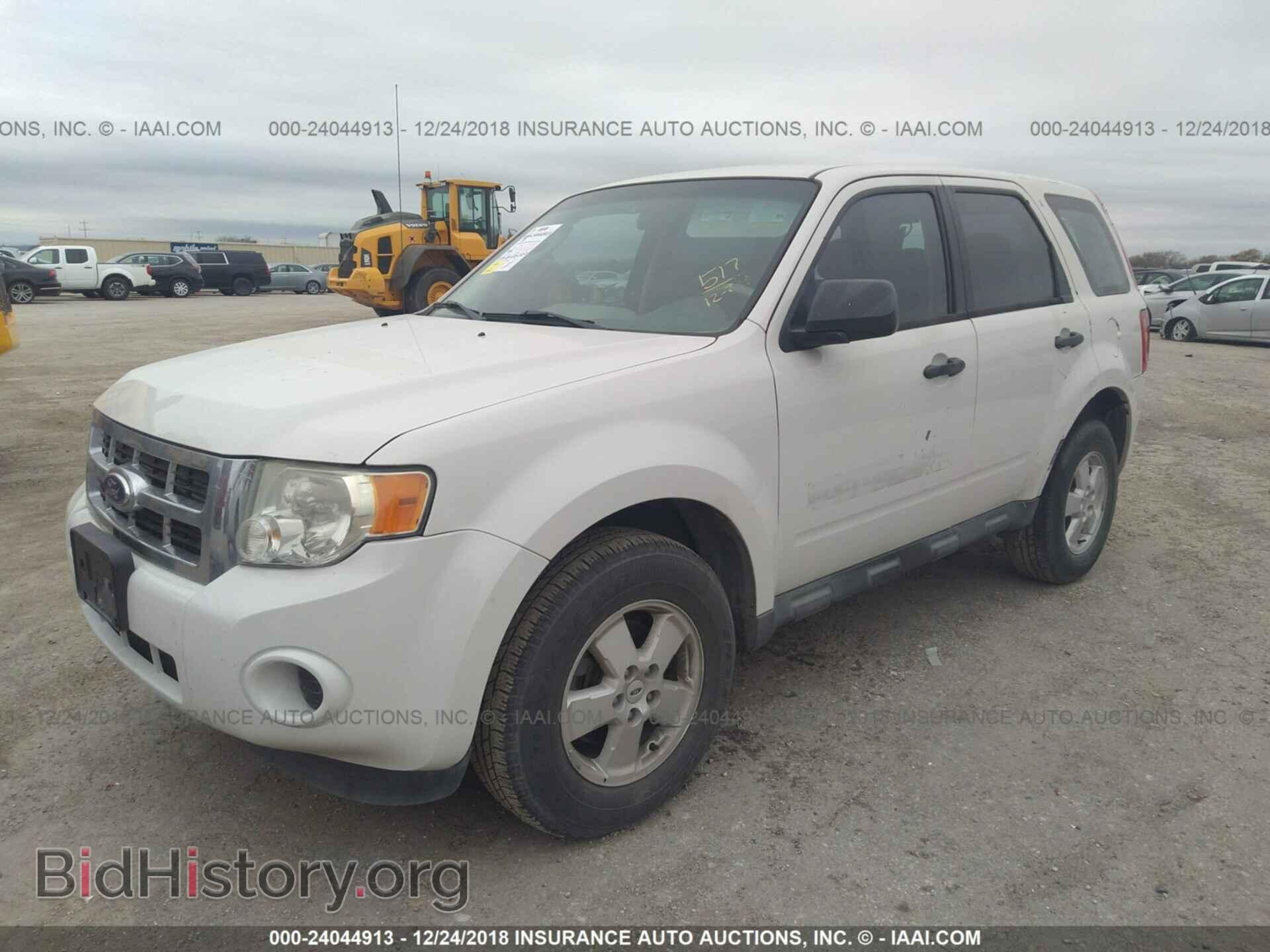 2012 Ford Escape - VIN: 1FMCU0C78CKA10001 - Photo 2