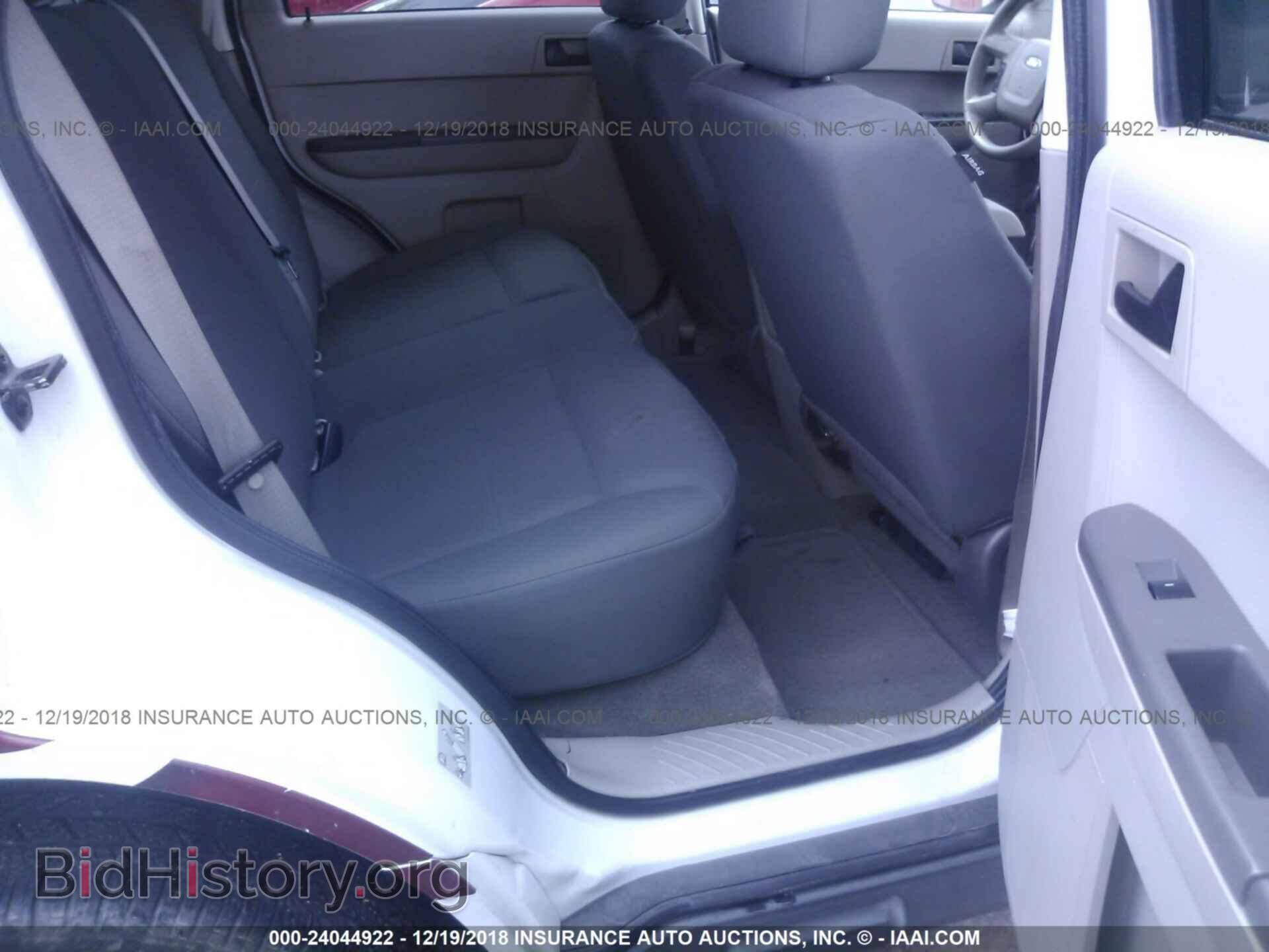 2011 Ford Escape - VIN: 1FMCU0C70BKA09309 - Фото 8