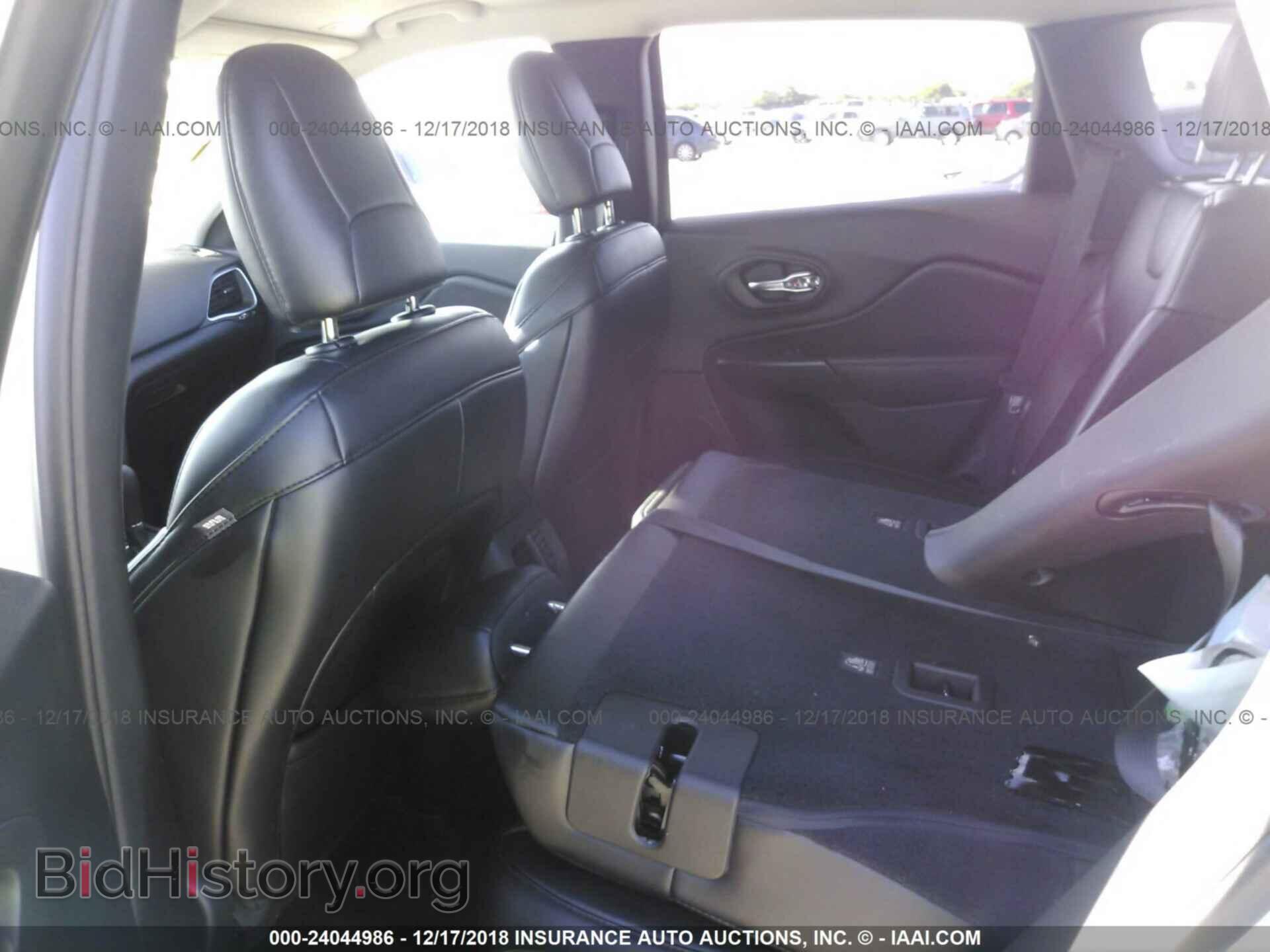 2019 Jeep Cherokee - VIN: 1C4PJMBX6KD153717 - Фото 8