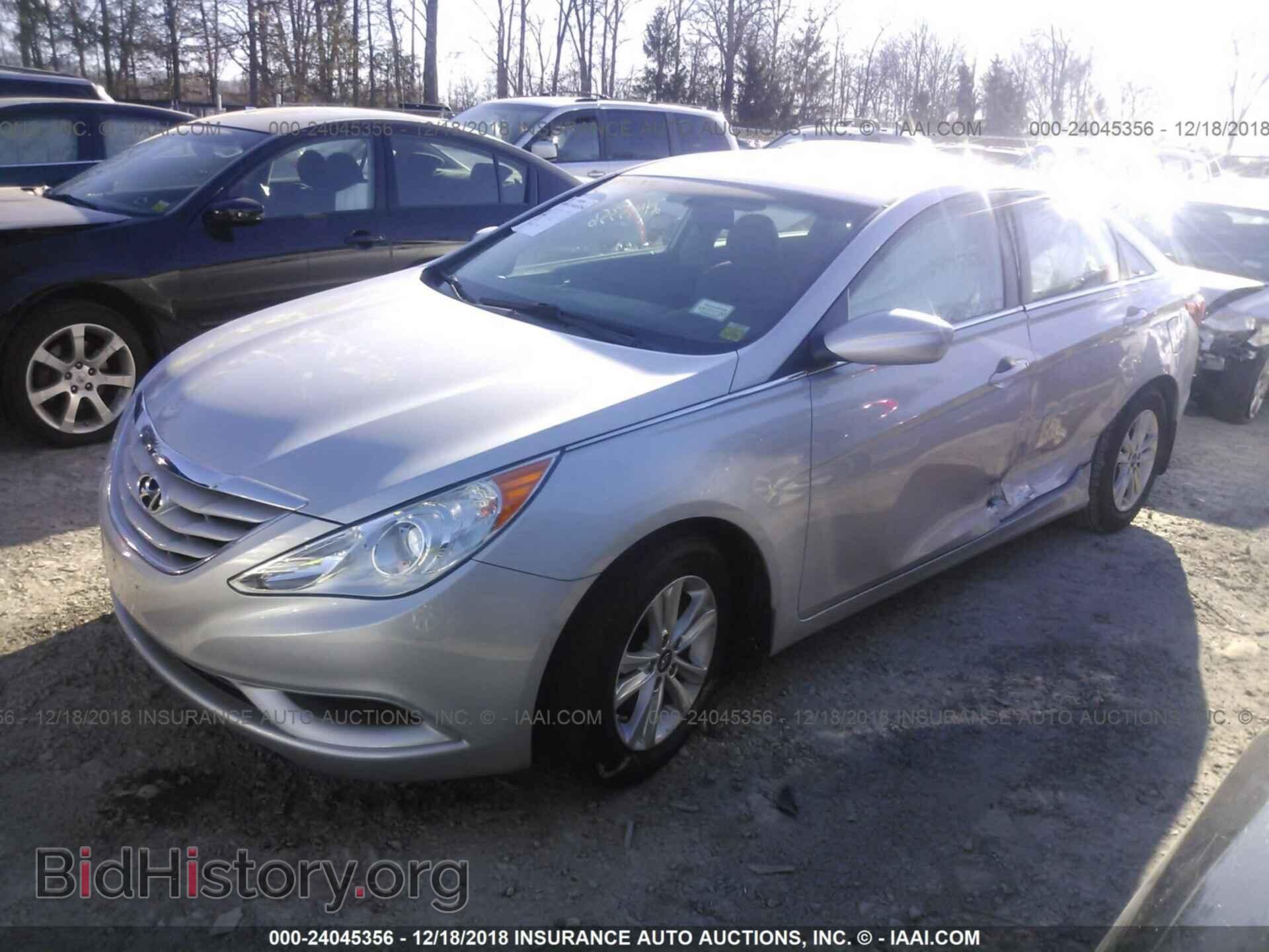2012 Hyundai Sonata - VIN: 5NPEB4AC7CH407935 - Фото 2
