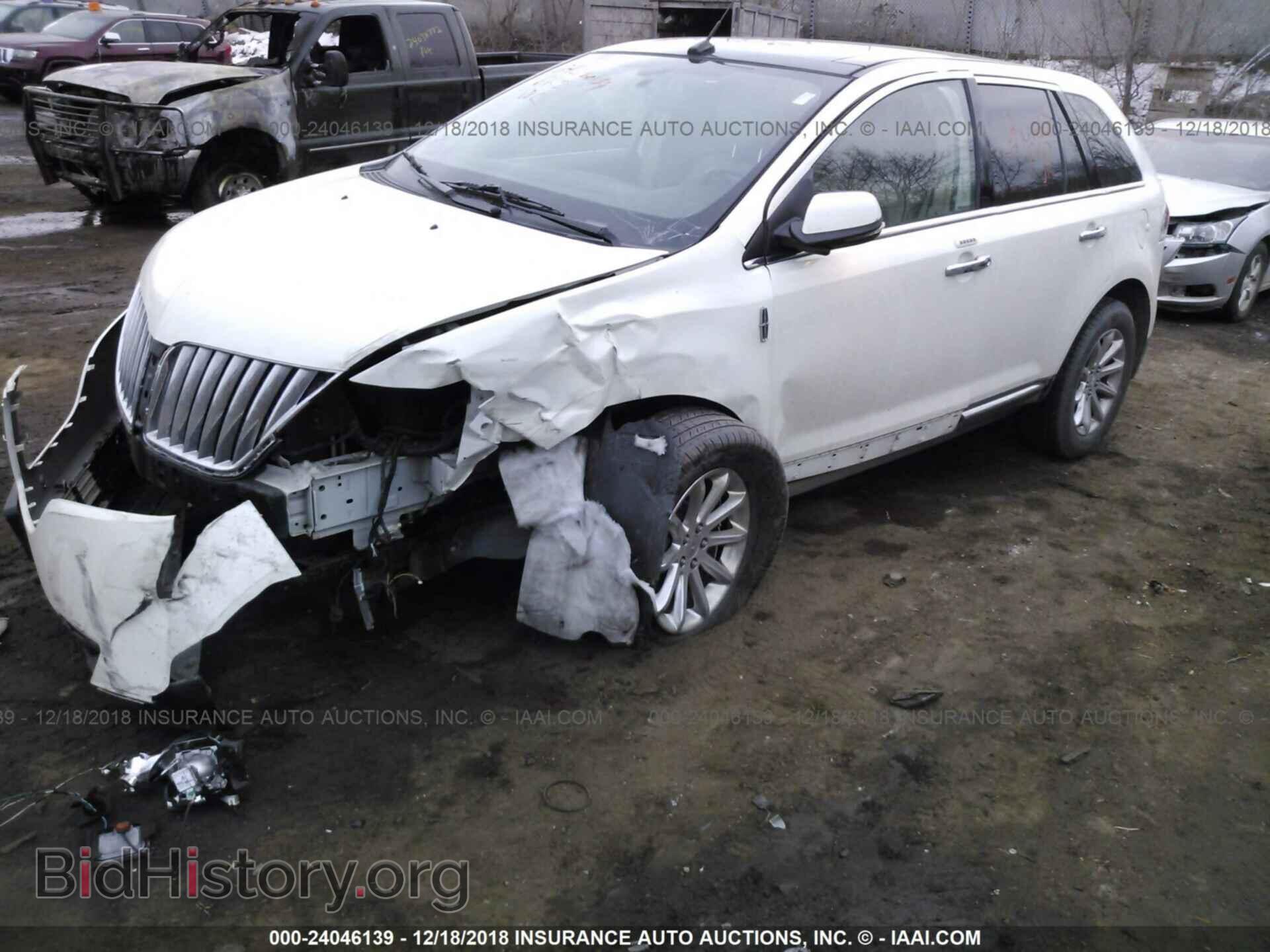 2013 LINCOLN MKX - VIN: 2LMDJ8JK1DBL08828 - Photo 2