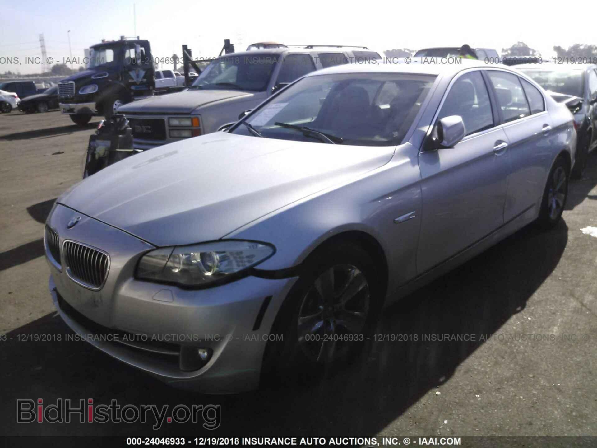 2013 BMW 528 - VIN: WBAXG5C57DDY31229 - Фото 2