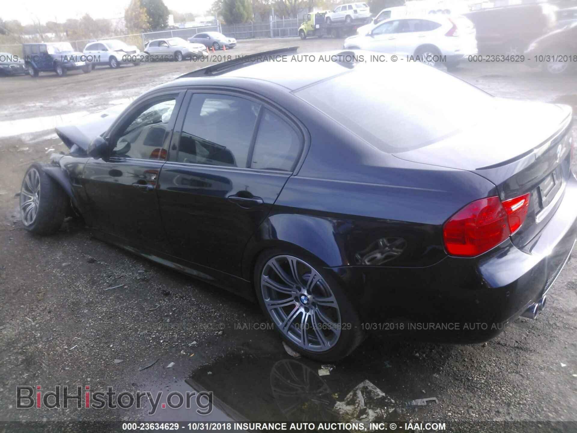 2011 BMW M3 - VIN: WBSPM9C55BE203432 - Фото 3