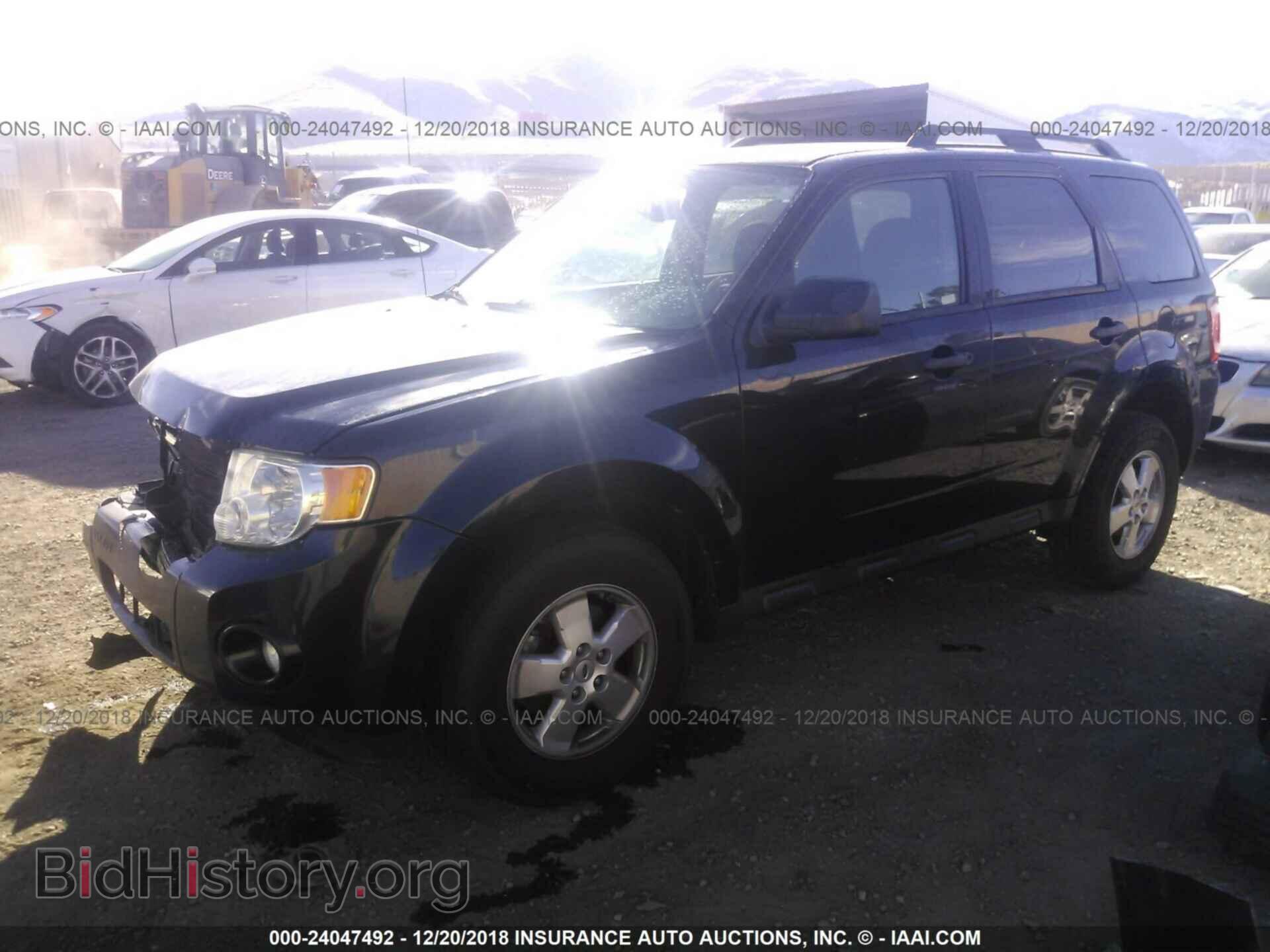 2011 FORD ESCAPE - VIN: 1FMCU9D70BKC25079 - Фото 2