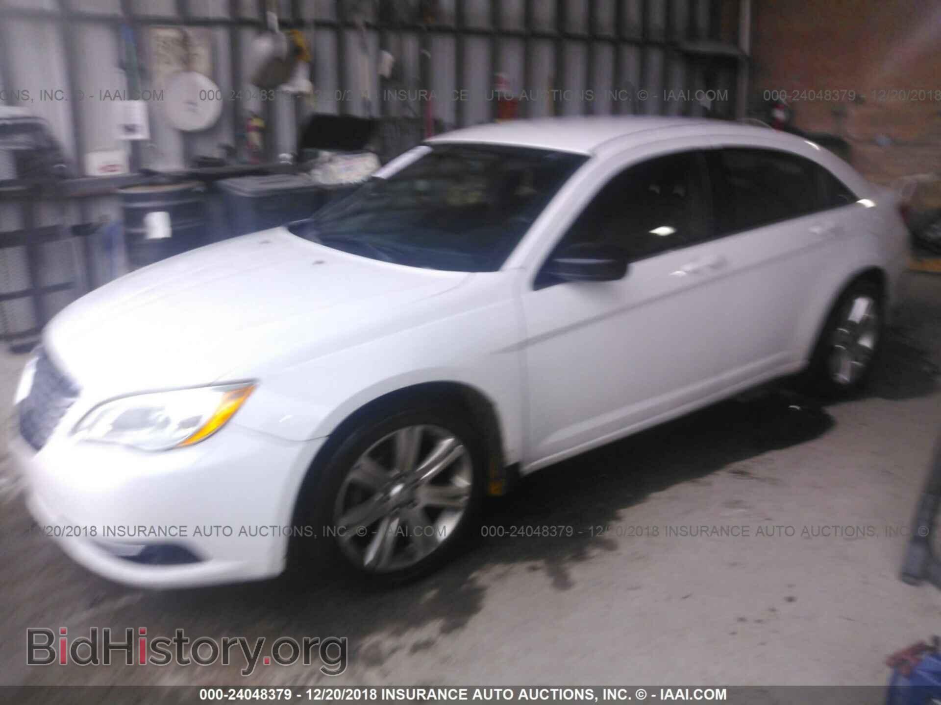 2012 CHRYSLER 200 - VIN: 1C3CCBAB5CN318577 - Photo 2