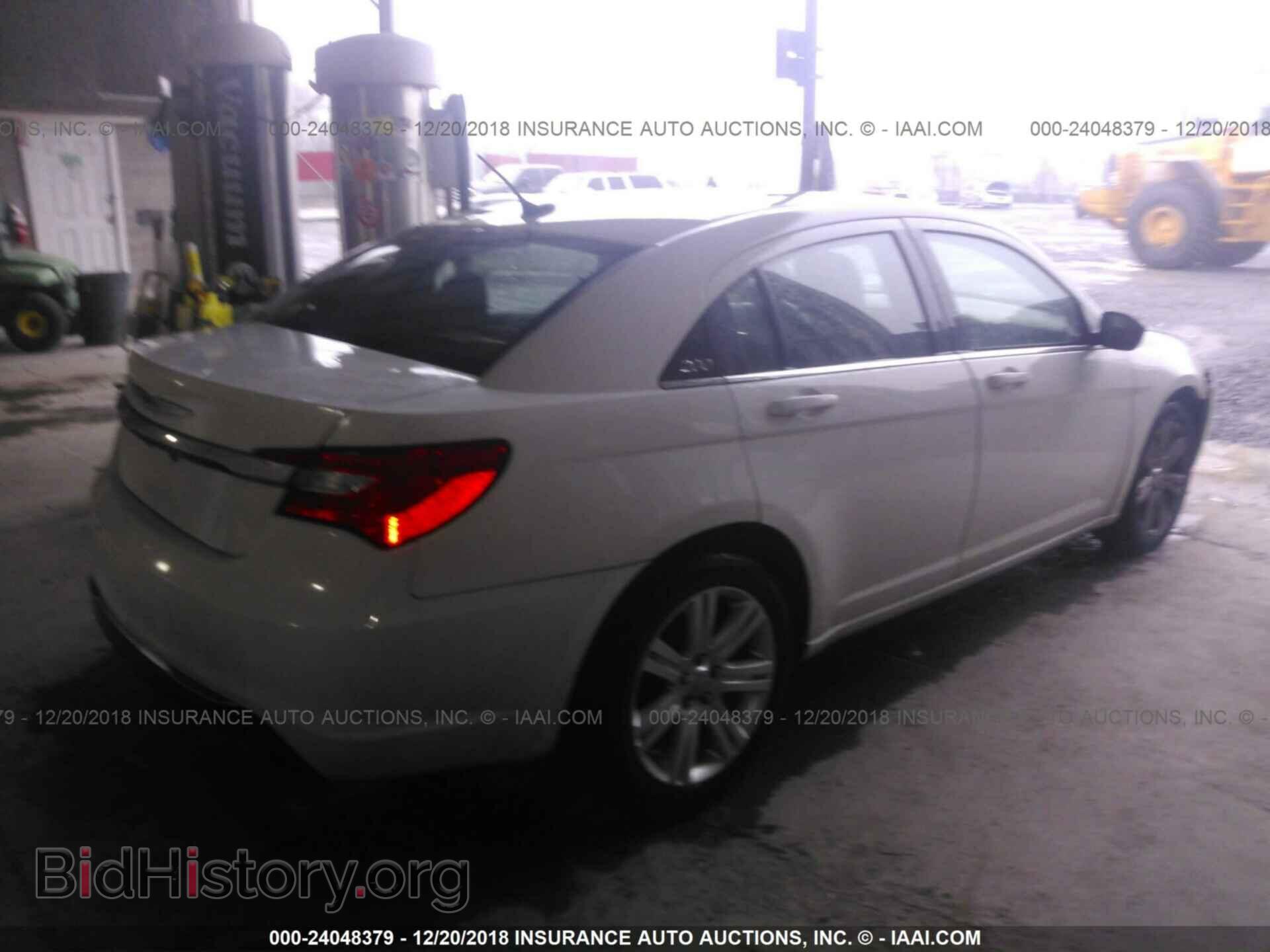 2012 CHRYSLER 200 - VIN: 1C3CCBAB5CN318577 - Photo 4