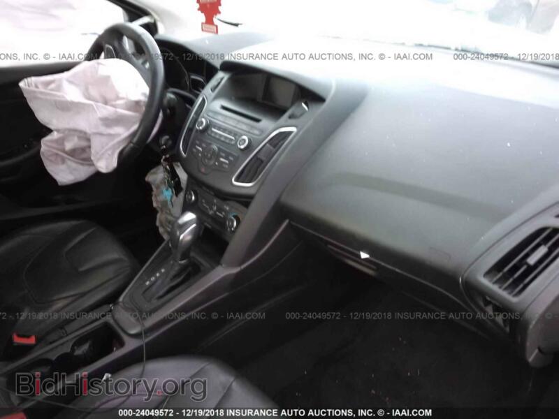 2016 Ford FOCUS (VIN 1FADP3F21GL326458) — photo 5 of 10