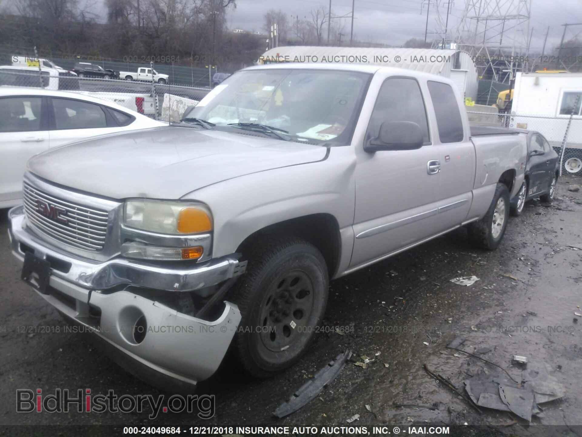 2005 GMC NEW SIERRA - VIN: 2GTEK19B651302754 - Фото 2