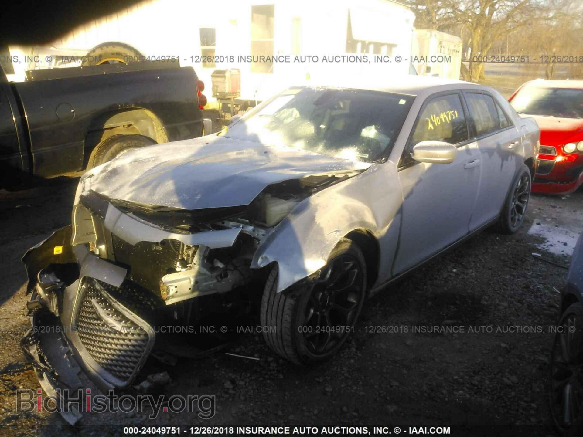 2016 CHRYSLER 300 - VIN: 2C3CCABG9GH310940 - Фото 2