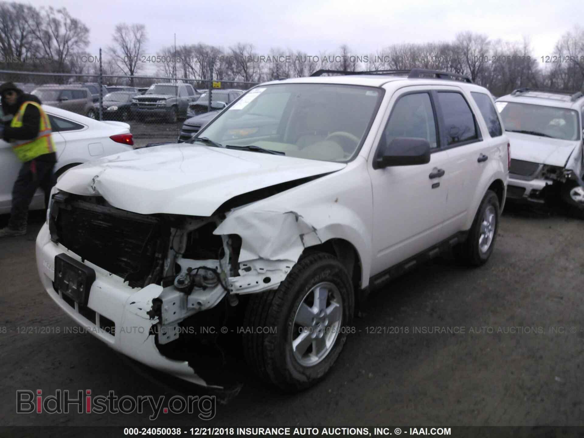 2011 FORD ESCAPE - VIN: 1FMCU9D70BKB37150 - Photo 2