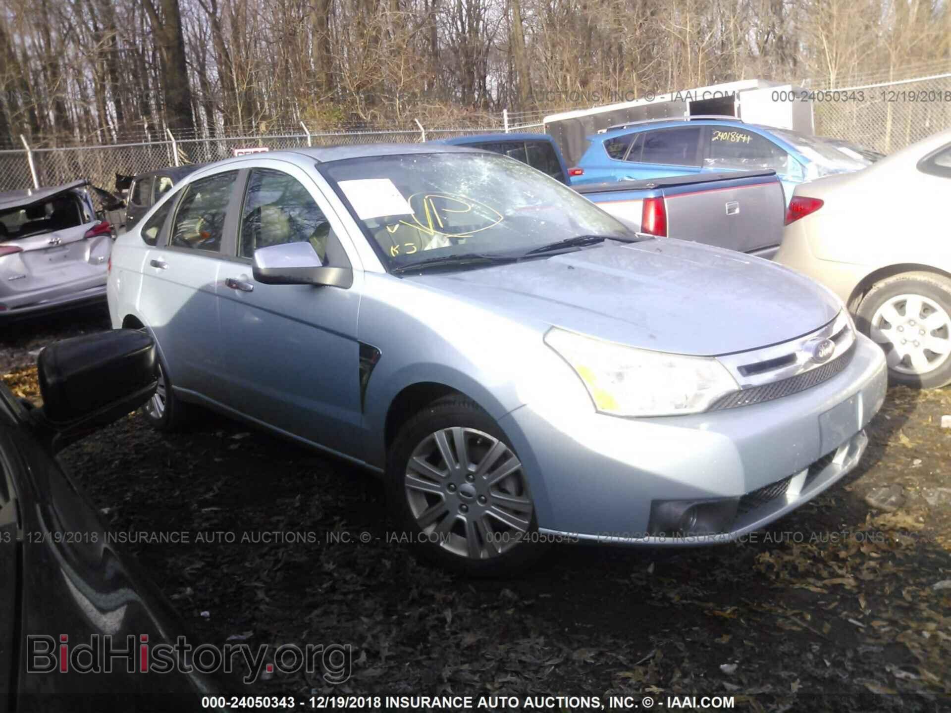 Photo 1FAHP37N49W157077 - FORD FOCUS 2009